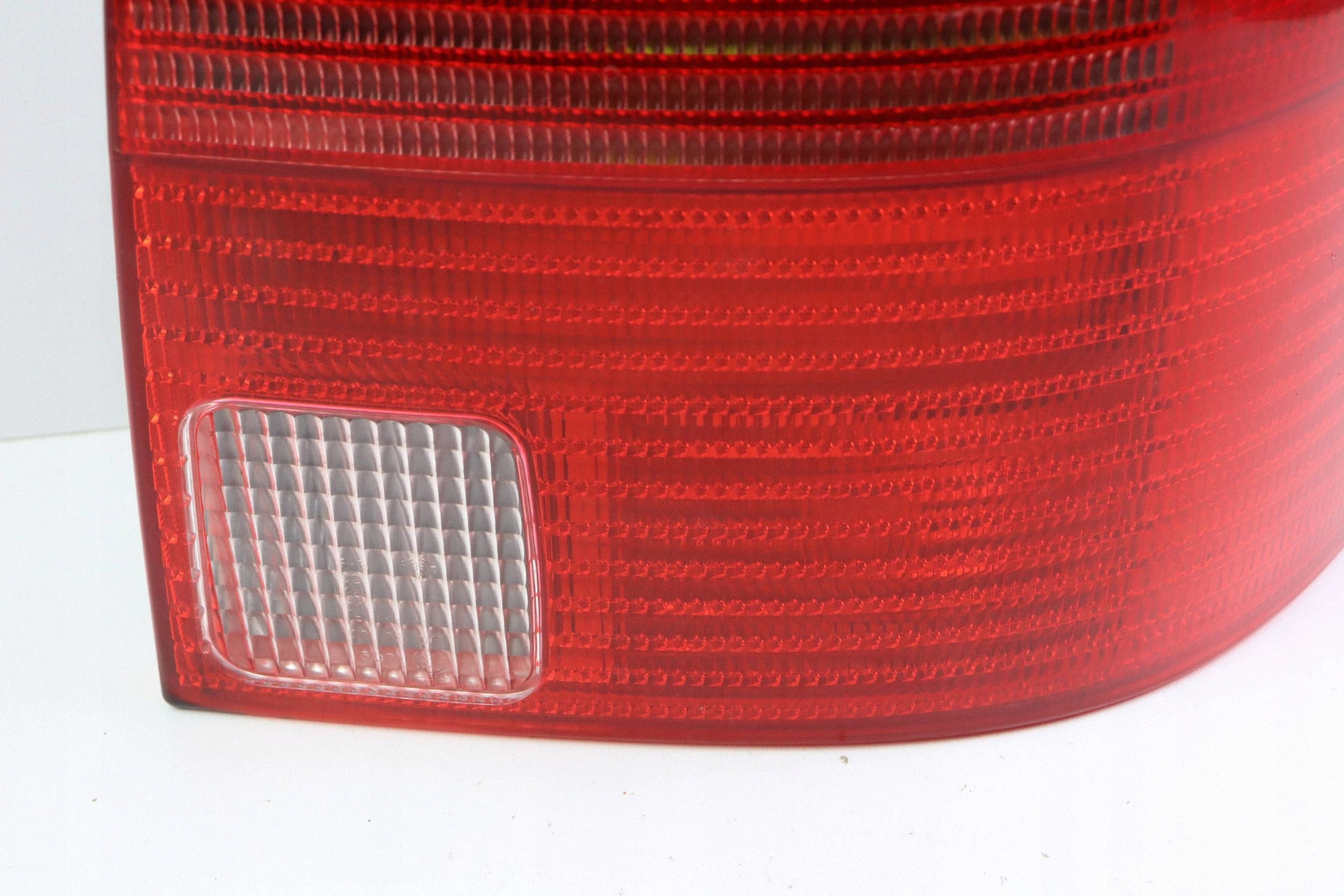 VW PASSAT B5 light right rear part rear KOMBI EUROPA 3B9945112F