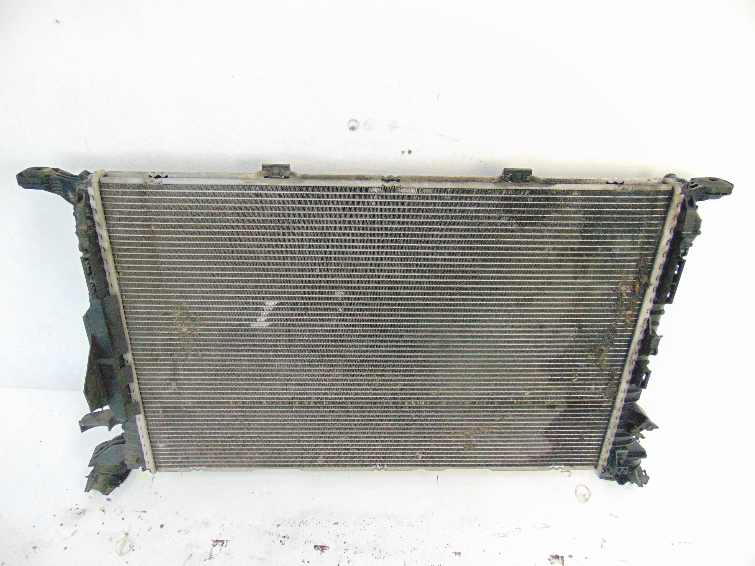 CHŁODNICA WODY WENTYLATOR AUDI A5 8T 2.0 TDI Waga produktu z opakowaniem jednostkowym 25 kg