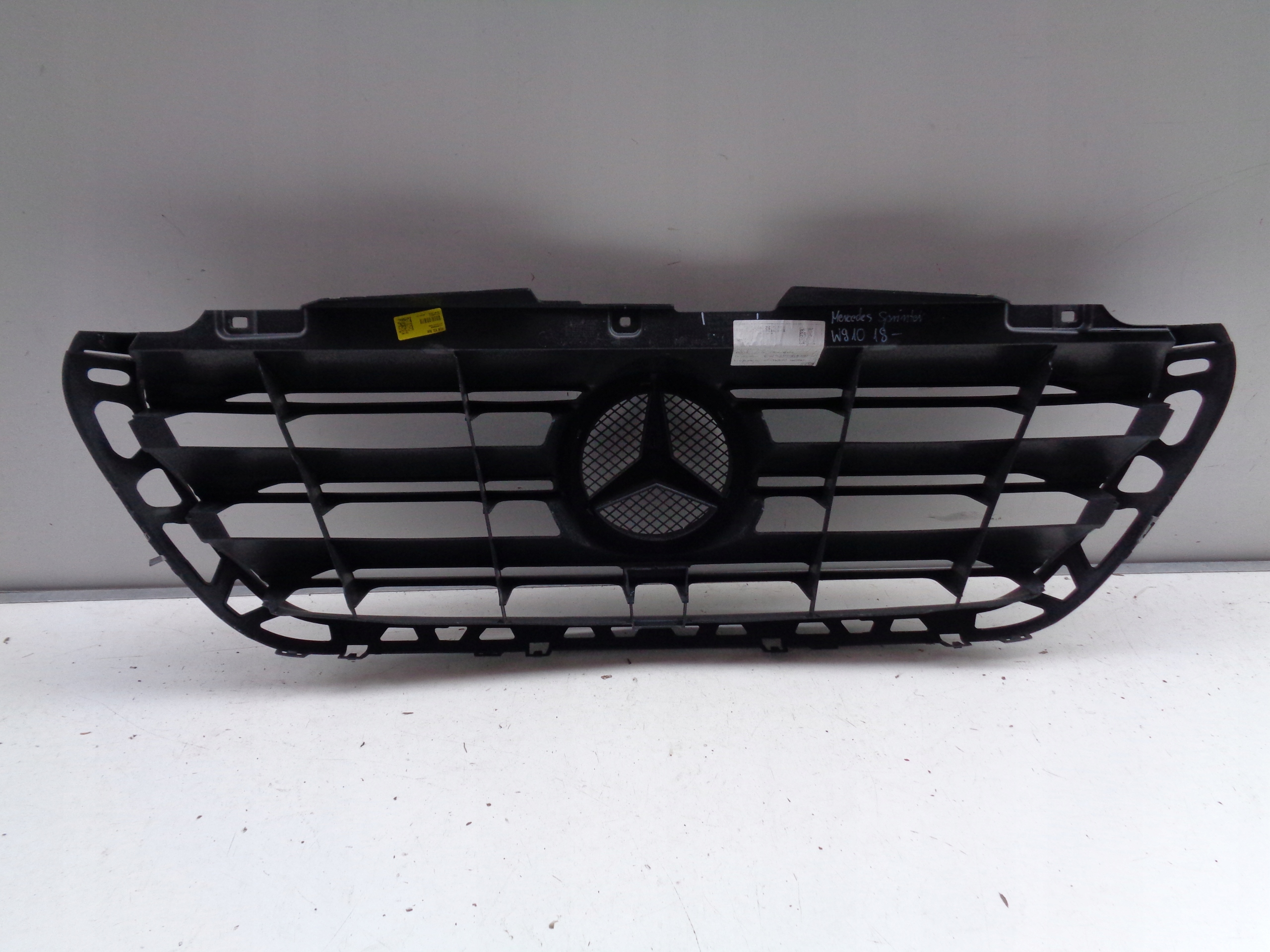 maska MERCEDES SPRINTER W910 18