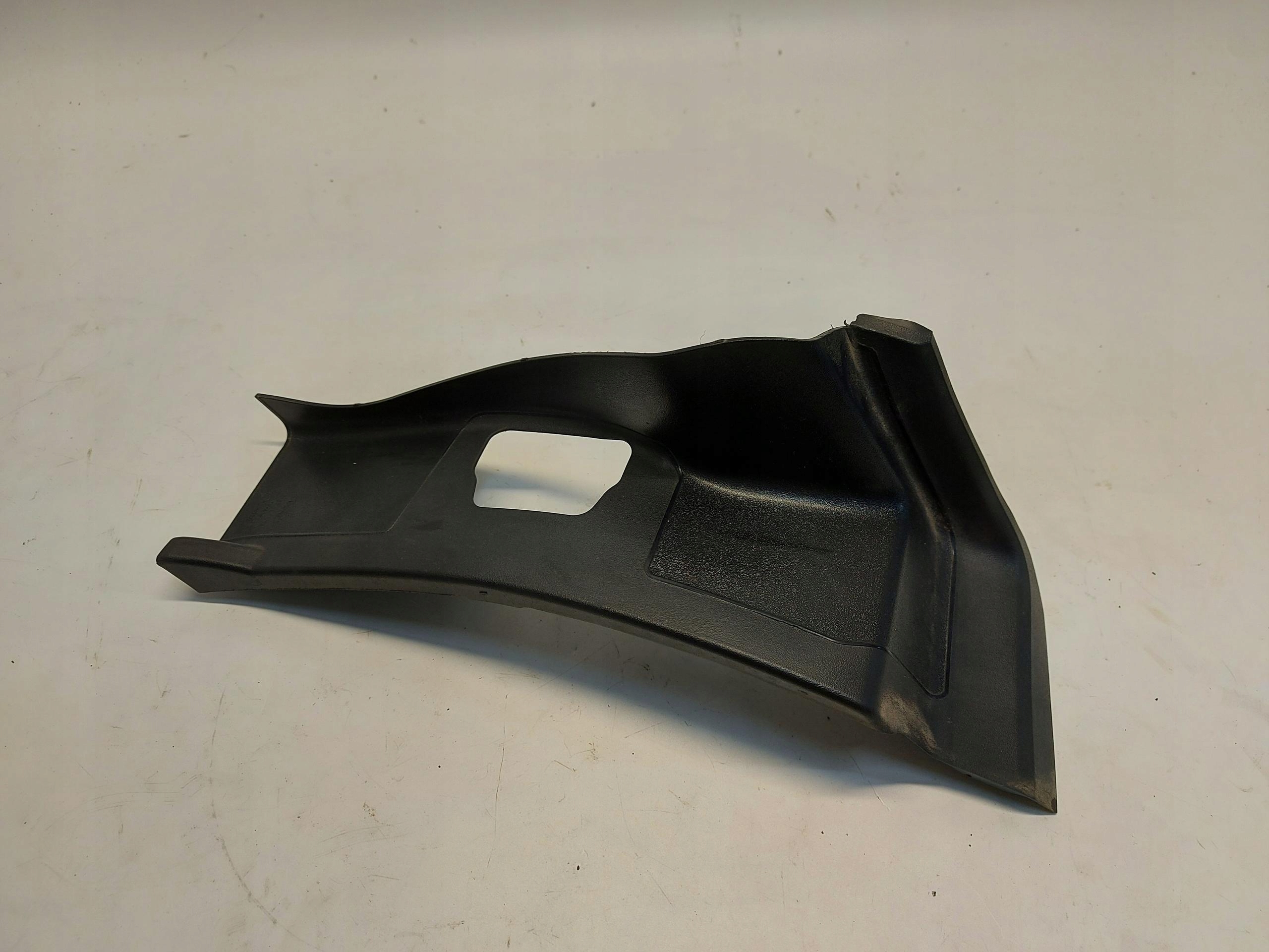 Ford Explorer VII R2KB, Blende Abdeckung Leuchte links heck R2KB-13N553-BC