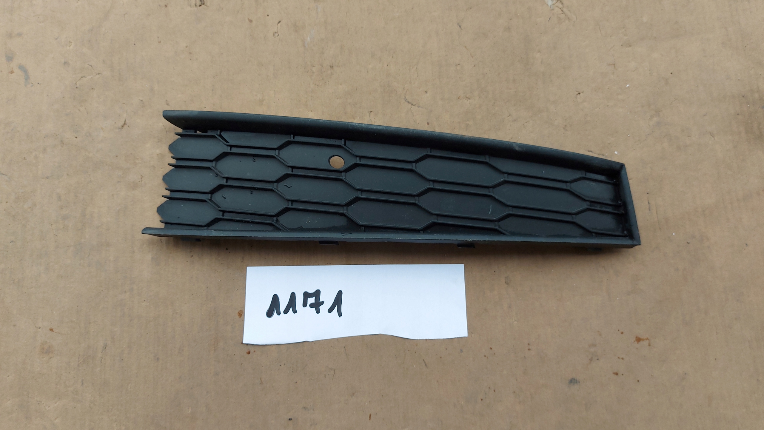 grid of a bumper left left front front SKODA SCALA 19