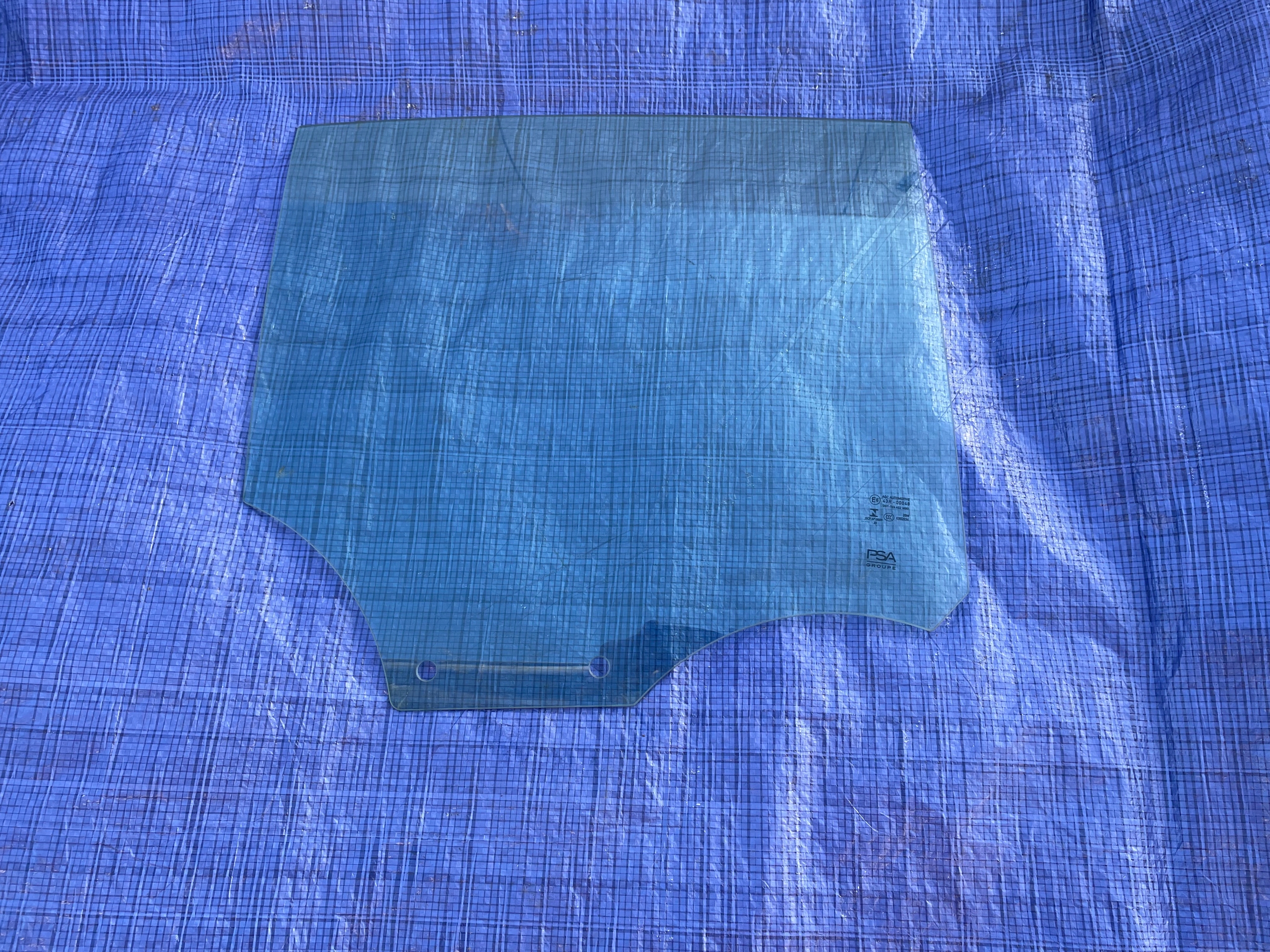 PEUGEOT 208 II SZYBA DRZWI PRAWY TYŁ 2020 ROK