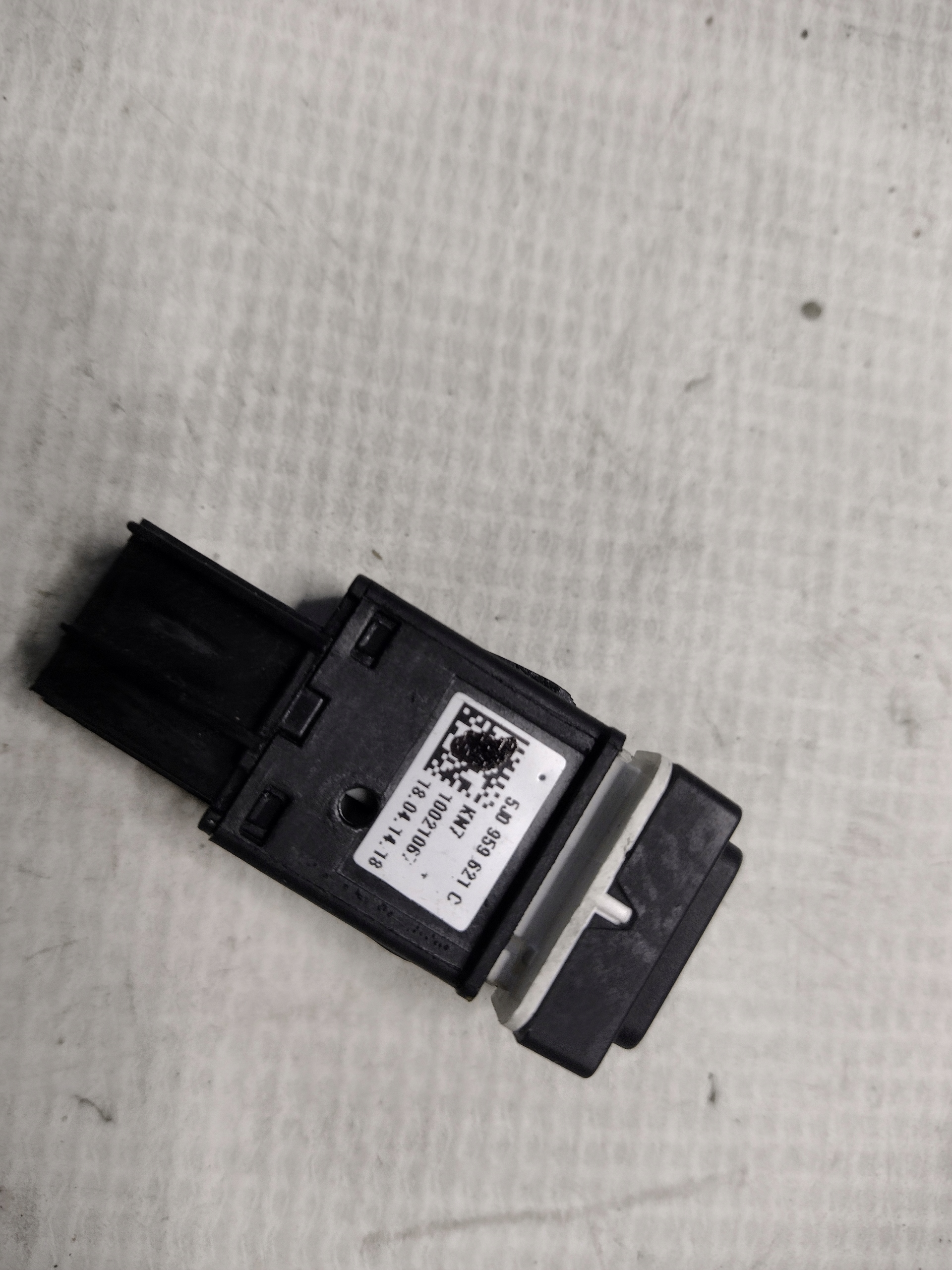 switch grzania windows Skoda Fabia II lift 5J0959621C