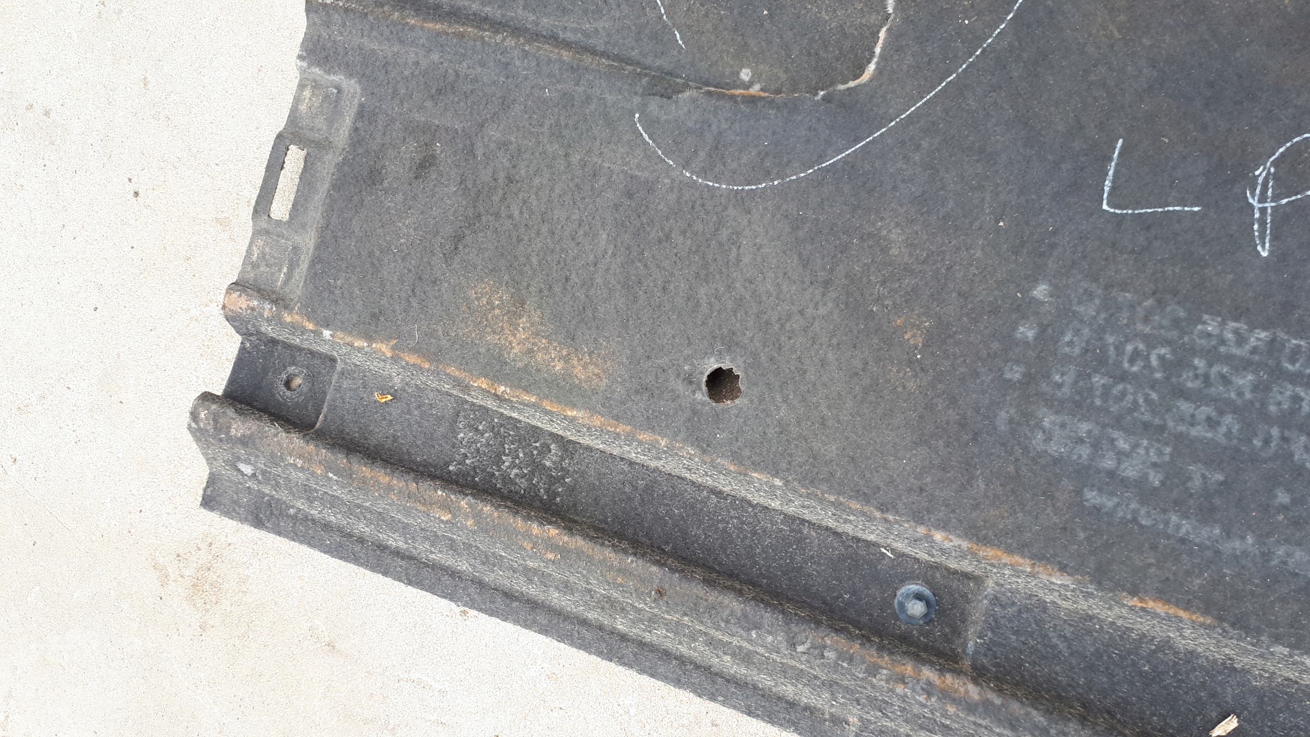 S4 B8 LIFT A4 kryt podvozku levá levý předek MATERIAL