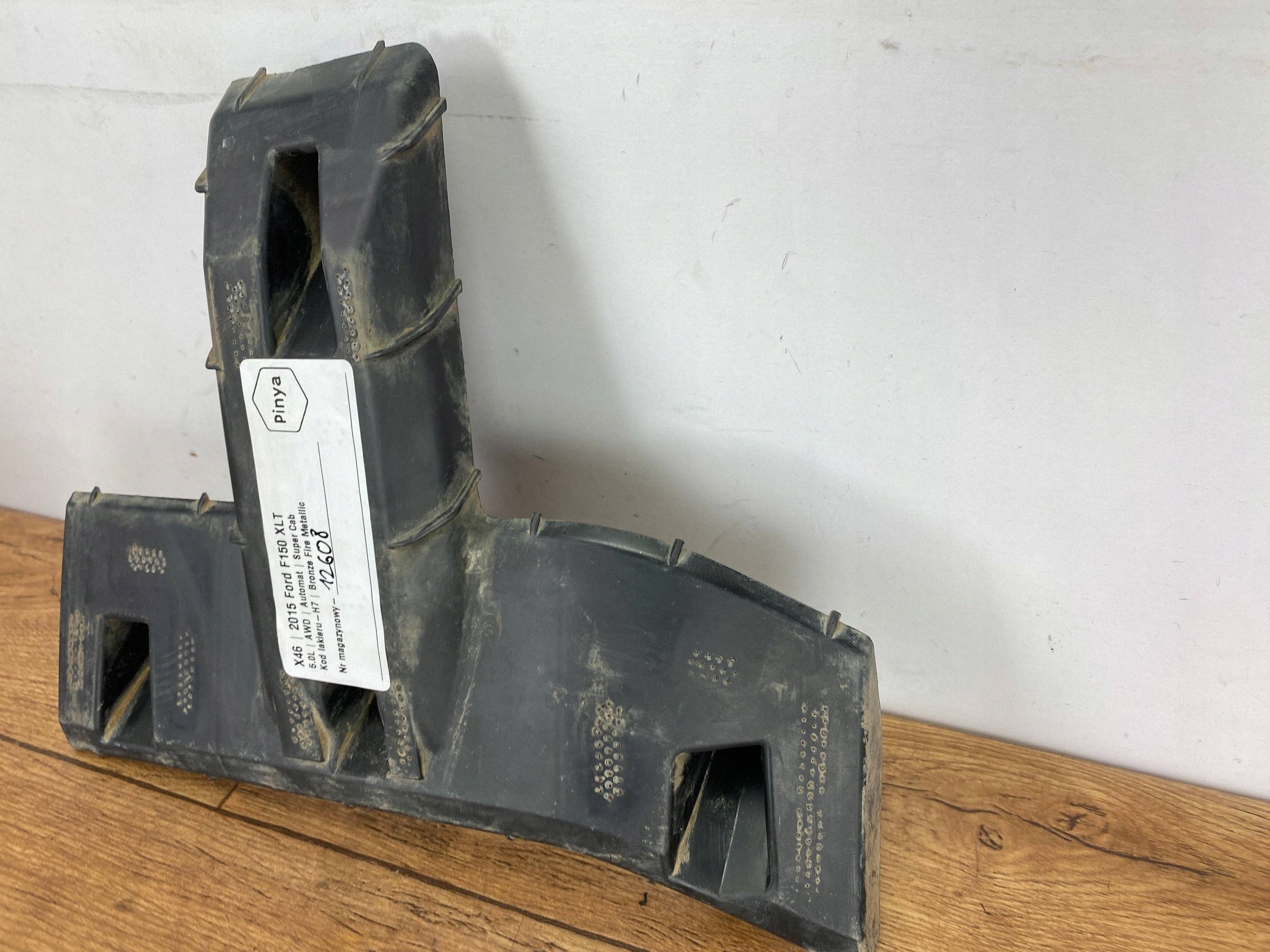 holder ramki mouldings right Ford F150 2015+