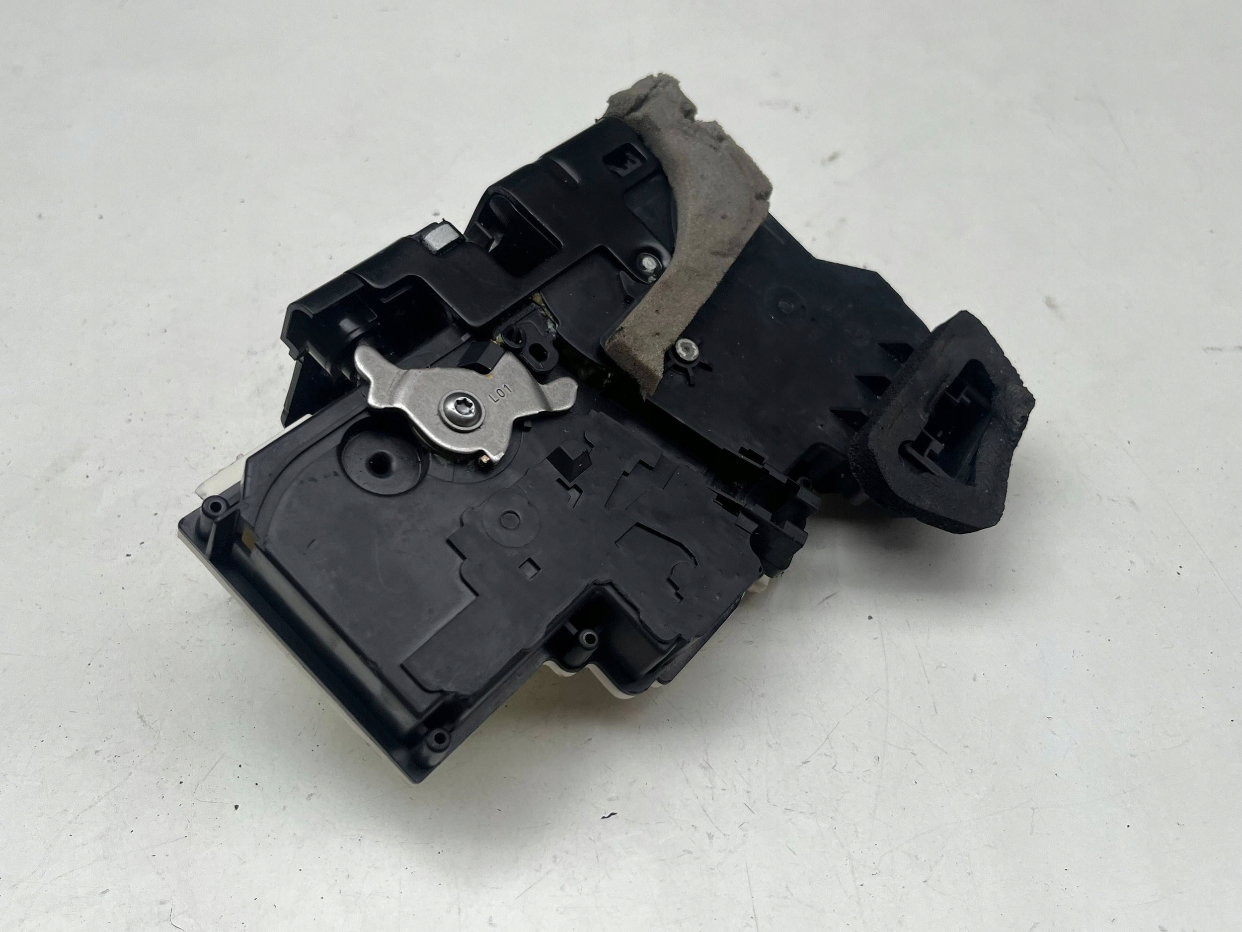 AUDI A6 A7 C8 lock door left rear part 4K0839015P @M