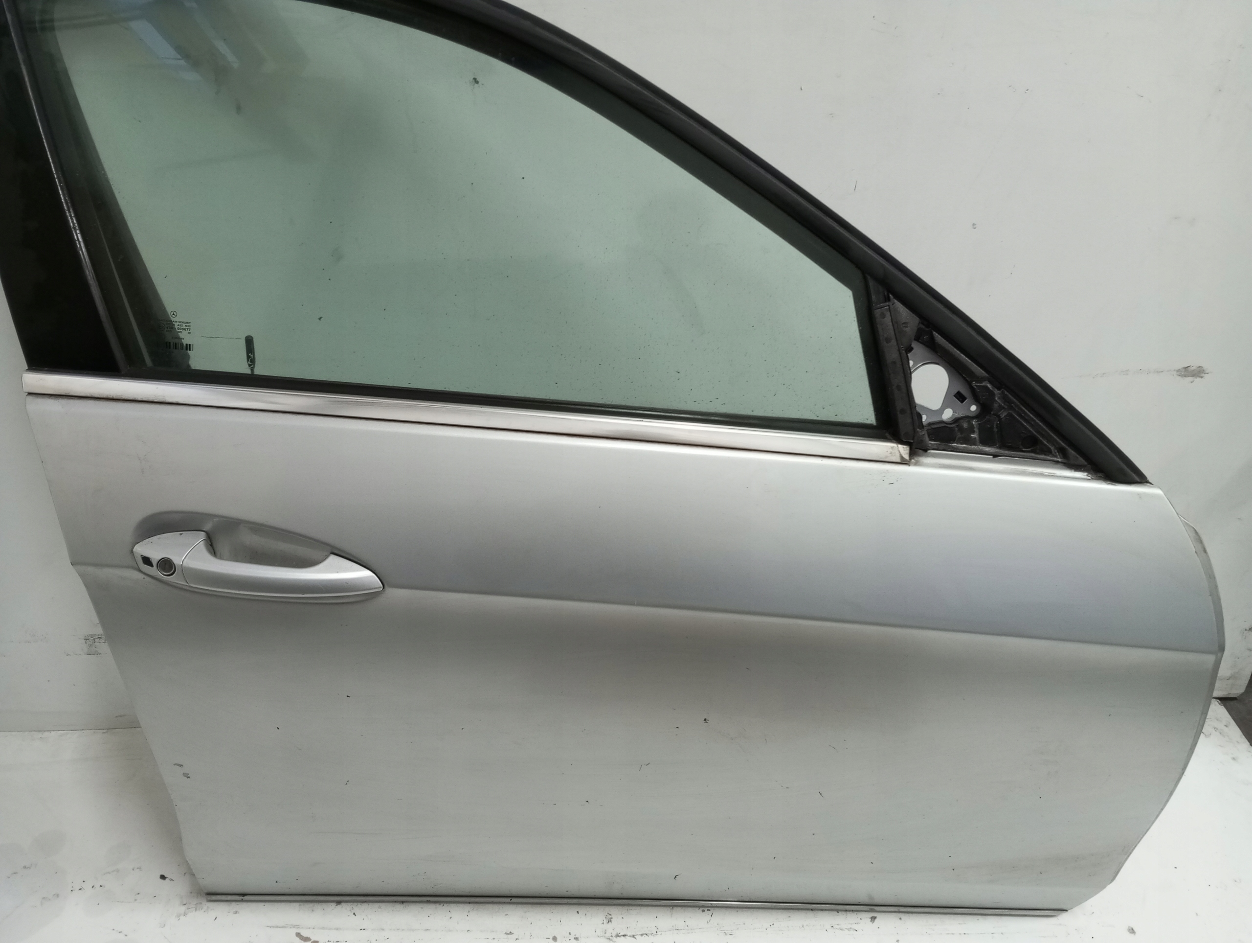 door right front MERCEDES E KLASA 212 ANGLIK sedan