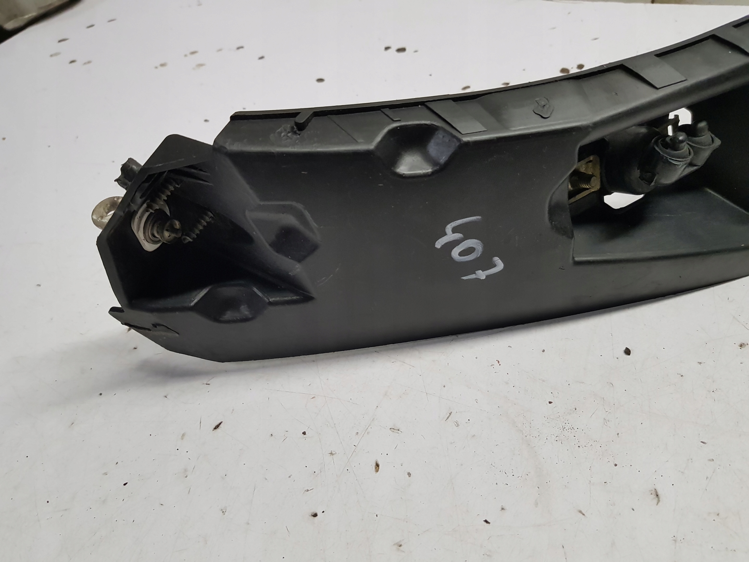 распылитель воды перед peugeot 407