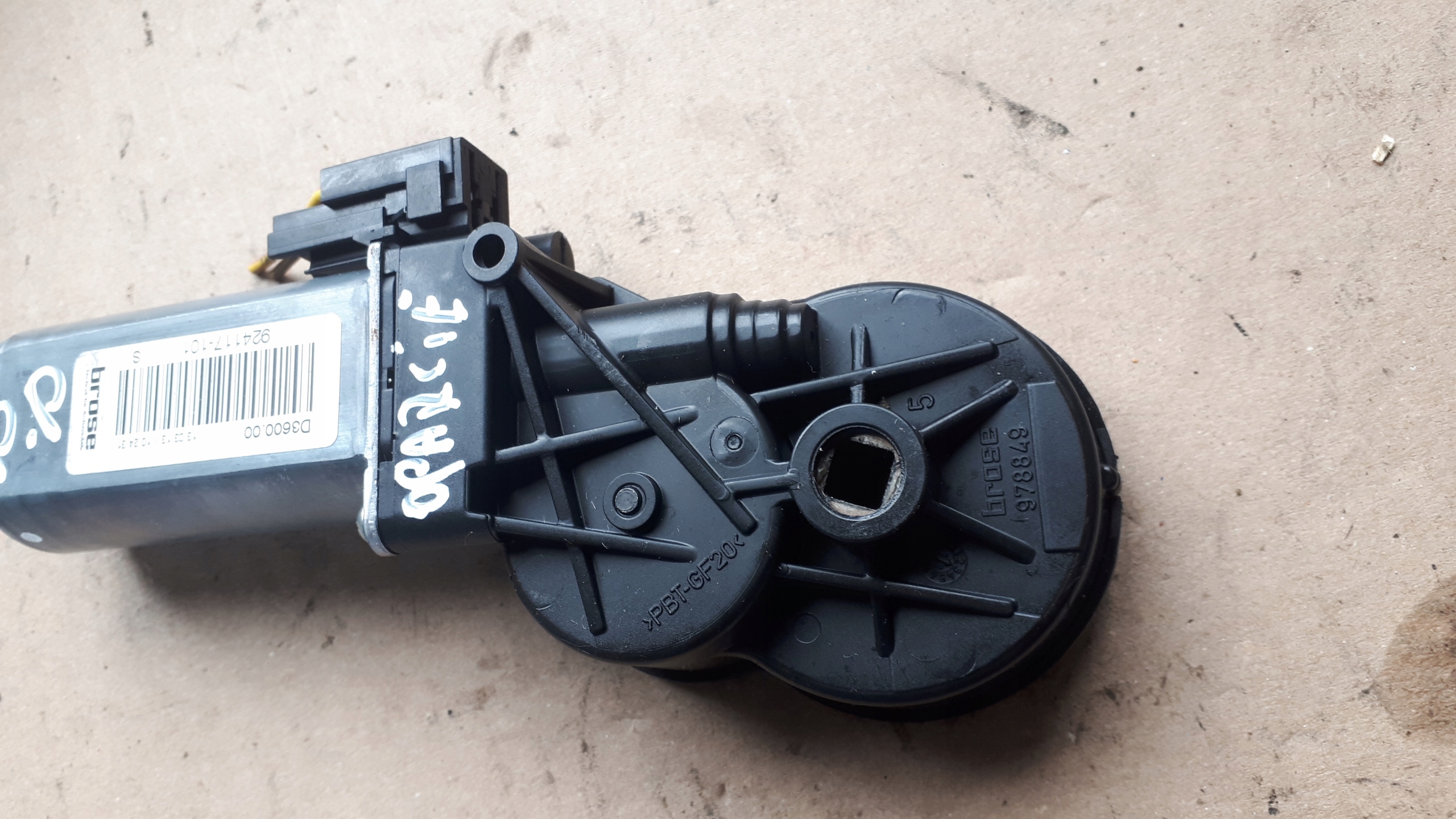 988582-105S D3590.00 - A6 C7 мотор регулировки сиденья D3593. 00 A7