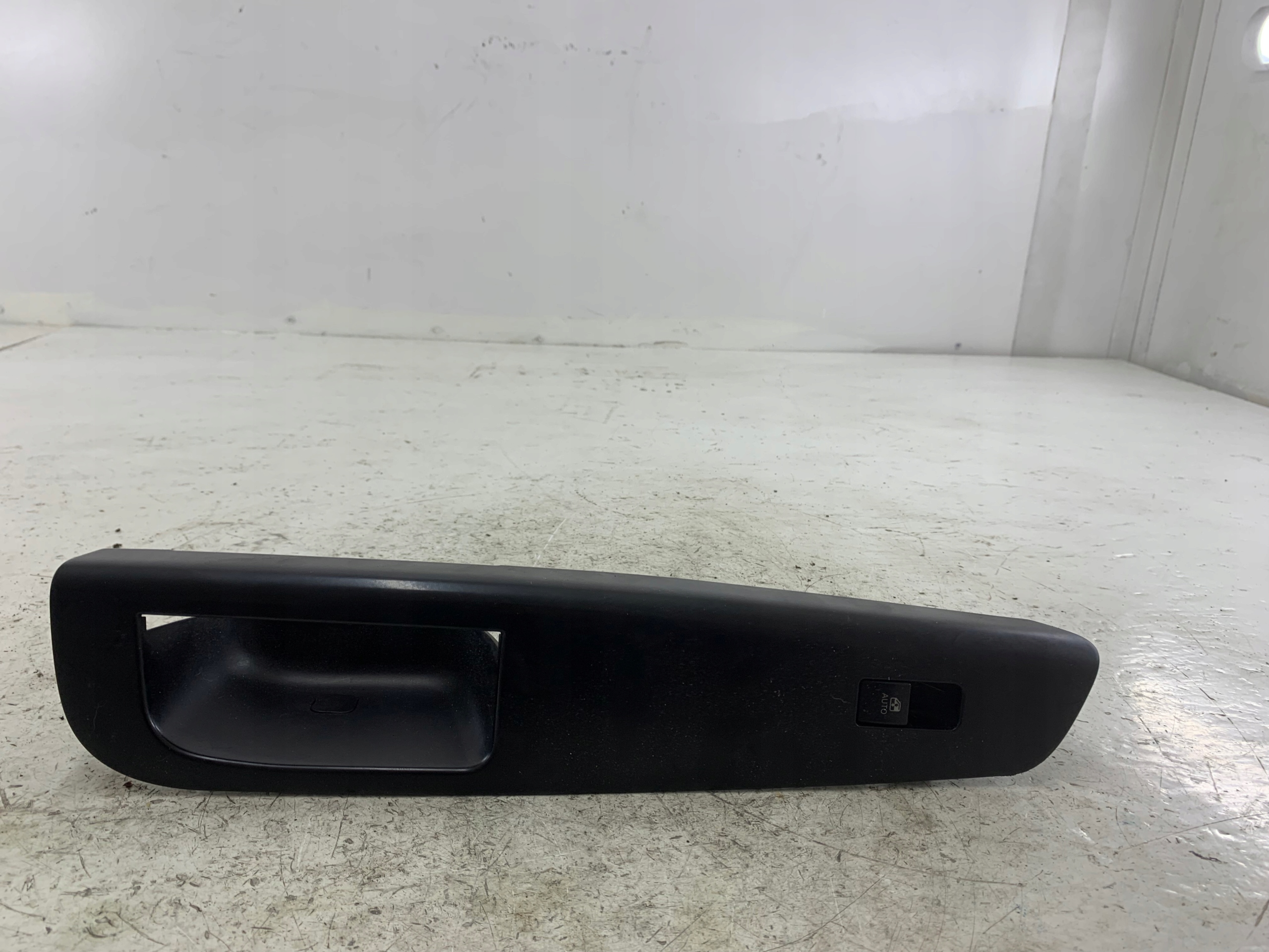 KIA CEED a PANEL okna pravý předek 93575-1H100