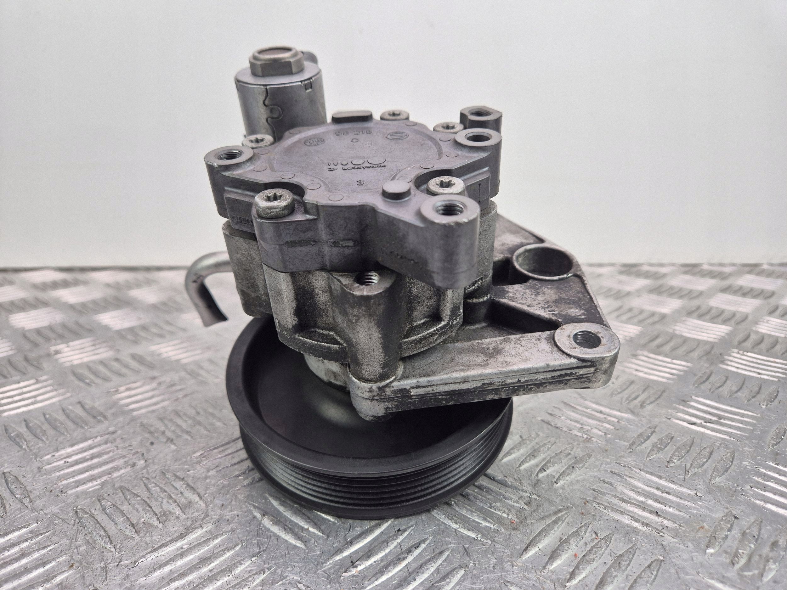 Mercedes E350 W212 pompa servosterzo A0064664501 M272.980