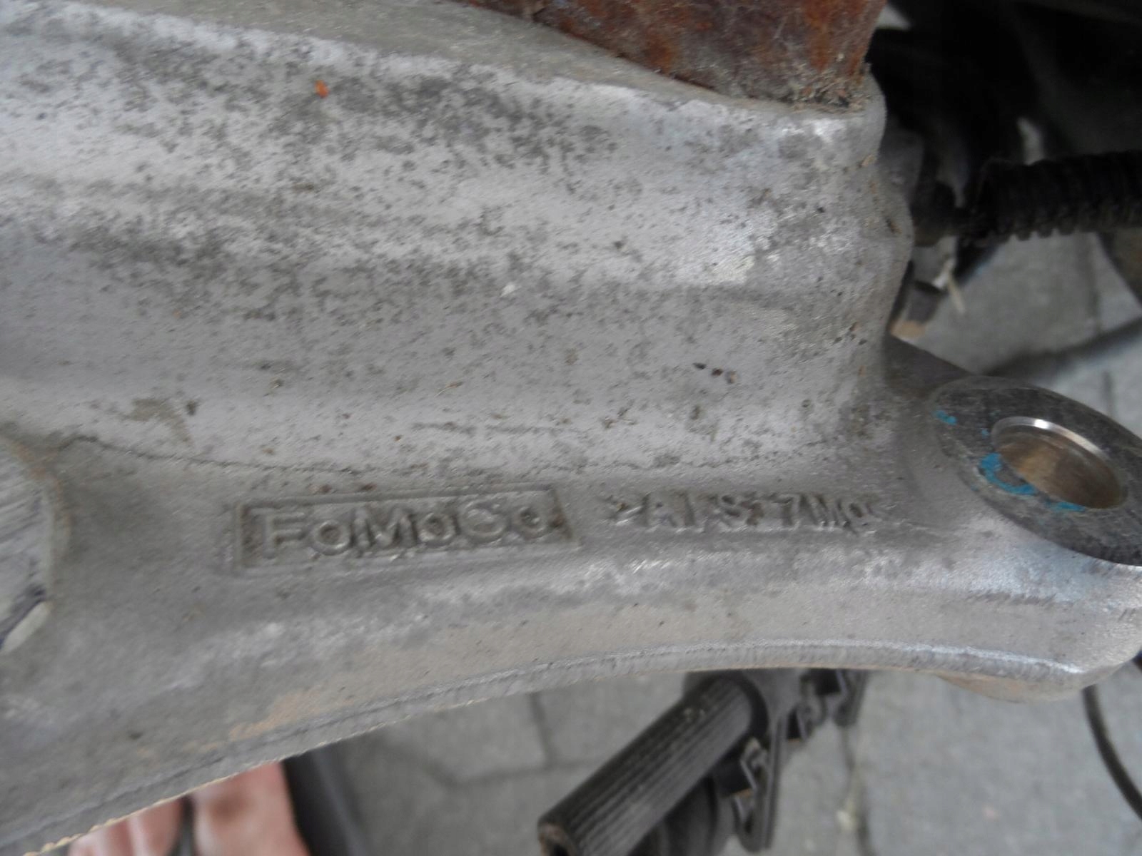 поворотный кулак, цапфа зад левый FORD Edge 2.0