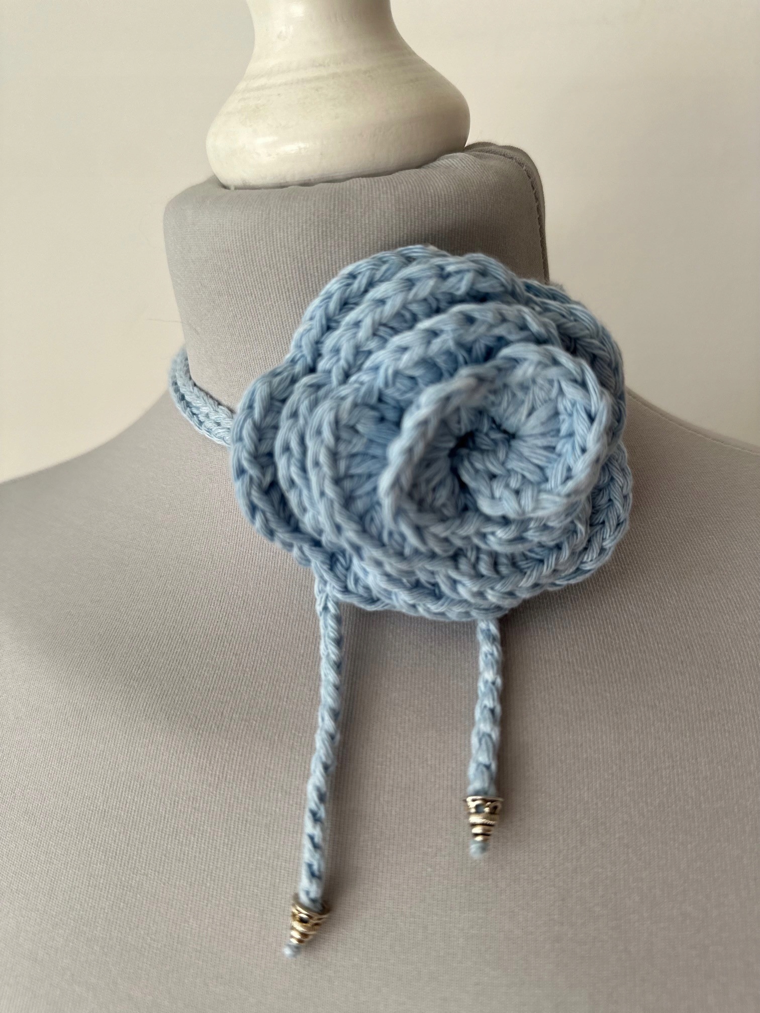 Choker růže nebeská handmade