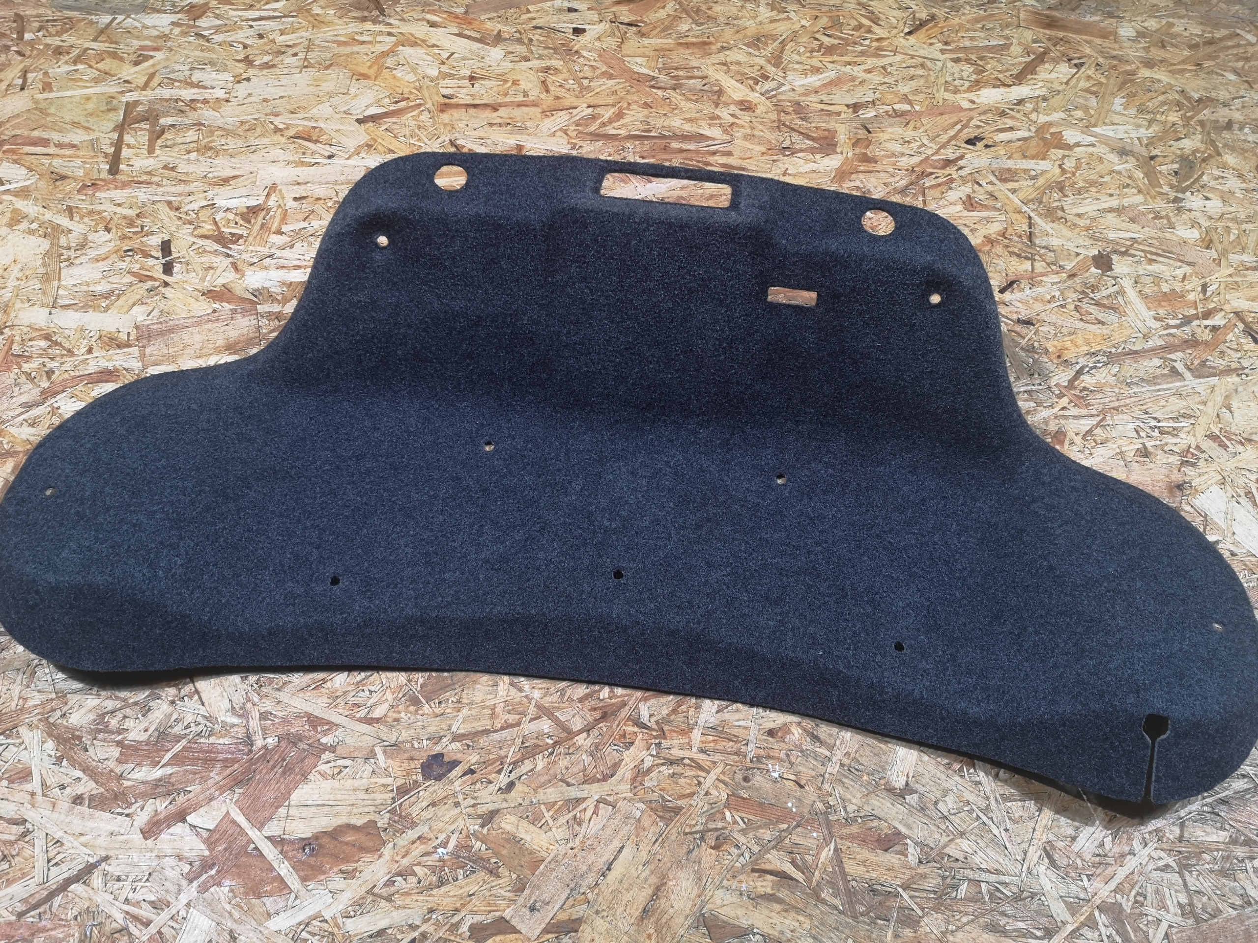 4332 - Отделка крышки багажника Ford Mustang 2015-