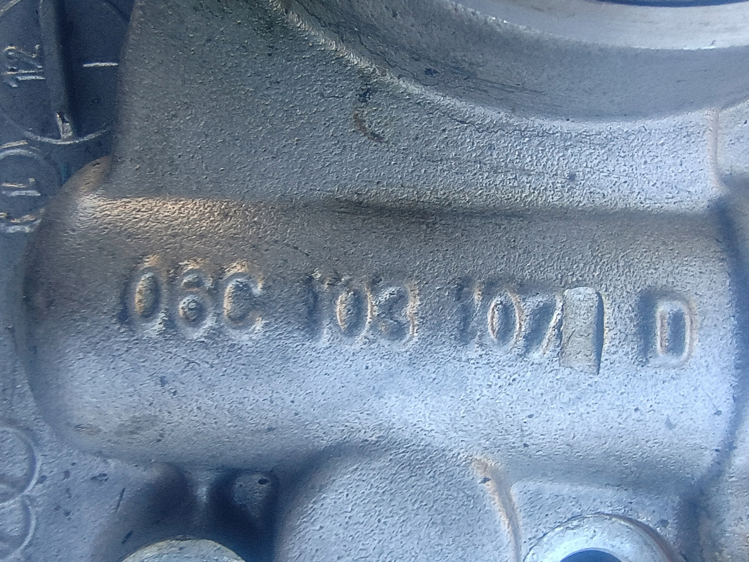 regulátor rozvodu levý 06C103107D AUDI 3.0