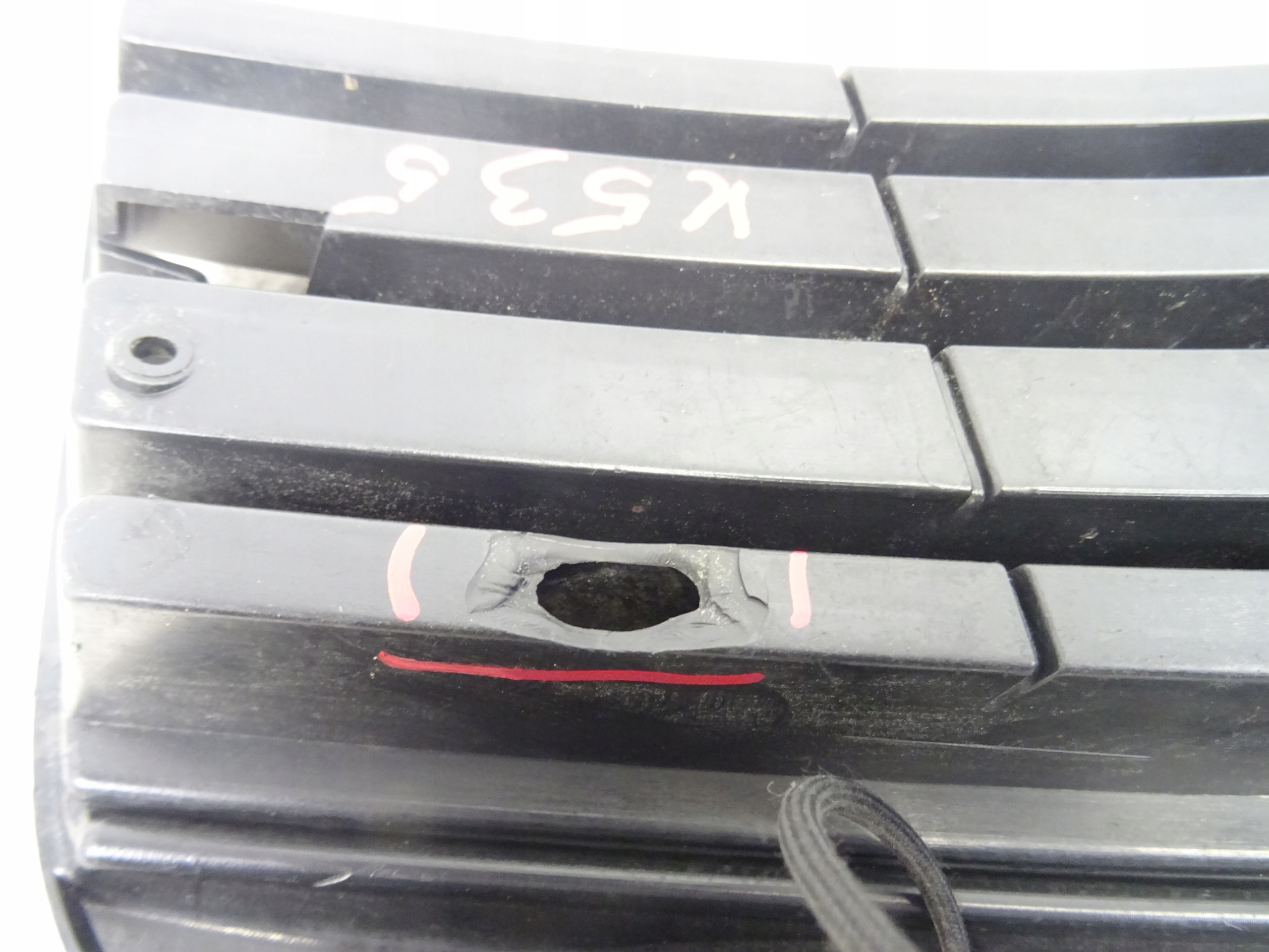 grid of a bumper front front left VW GOLF V GT 1K0853665AD