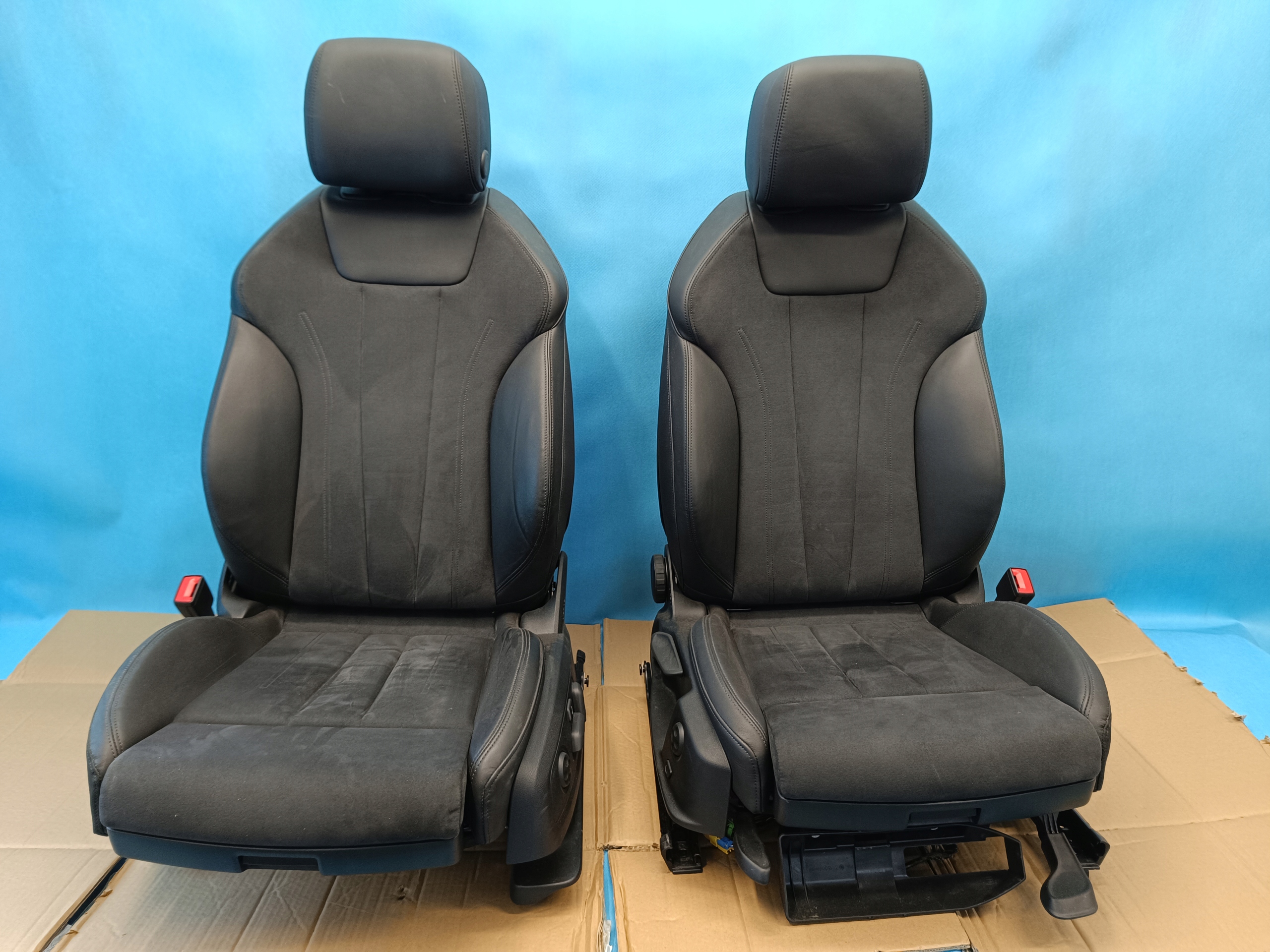 AUDI A4 B9 AVANT 2.0 TFSI 2023 R FOTELE PRZÓD MASAŻ GRZANE 8W0881805AJ ISA