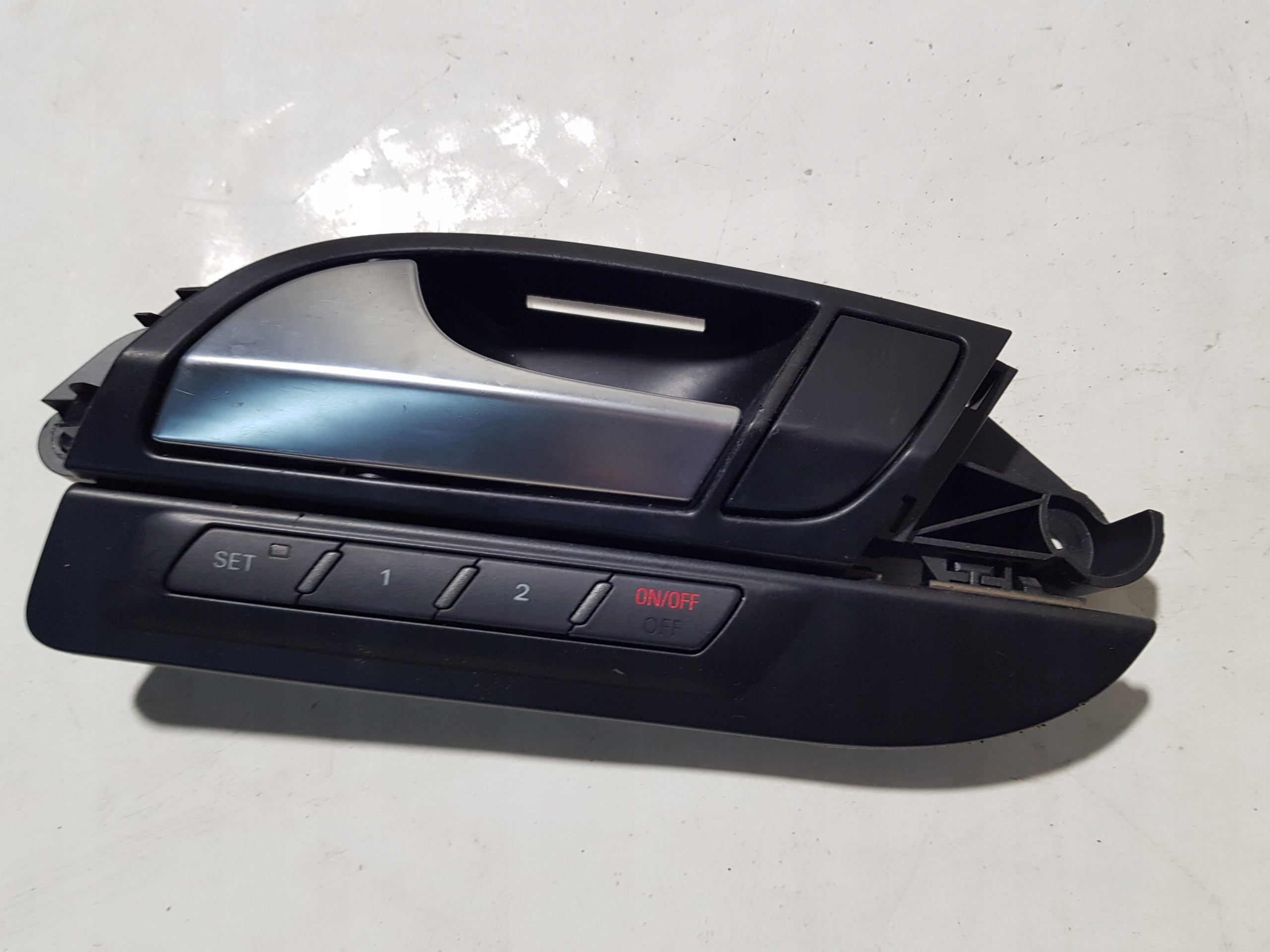 handle front left inner AUDI Q7 4L