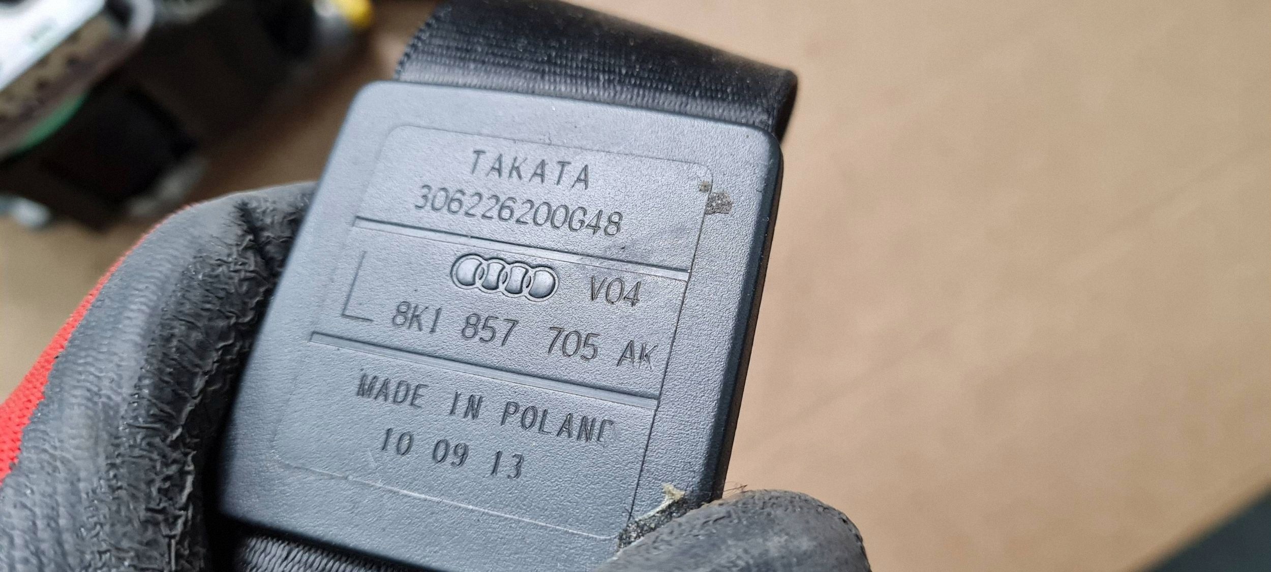 A4 B8 S4 LIFT tension belt safety left front front 8K1857705AK