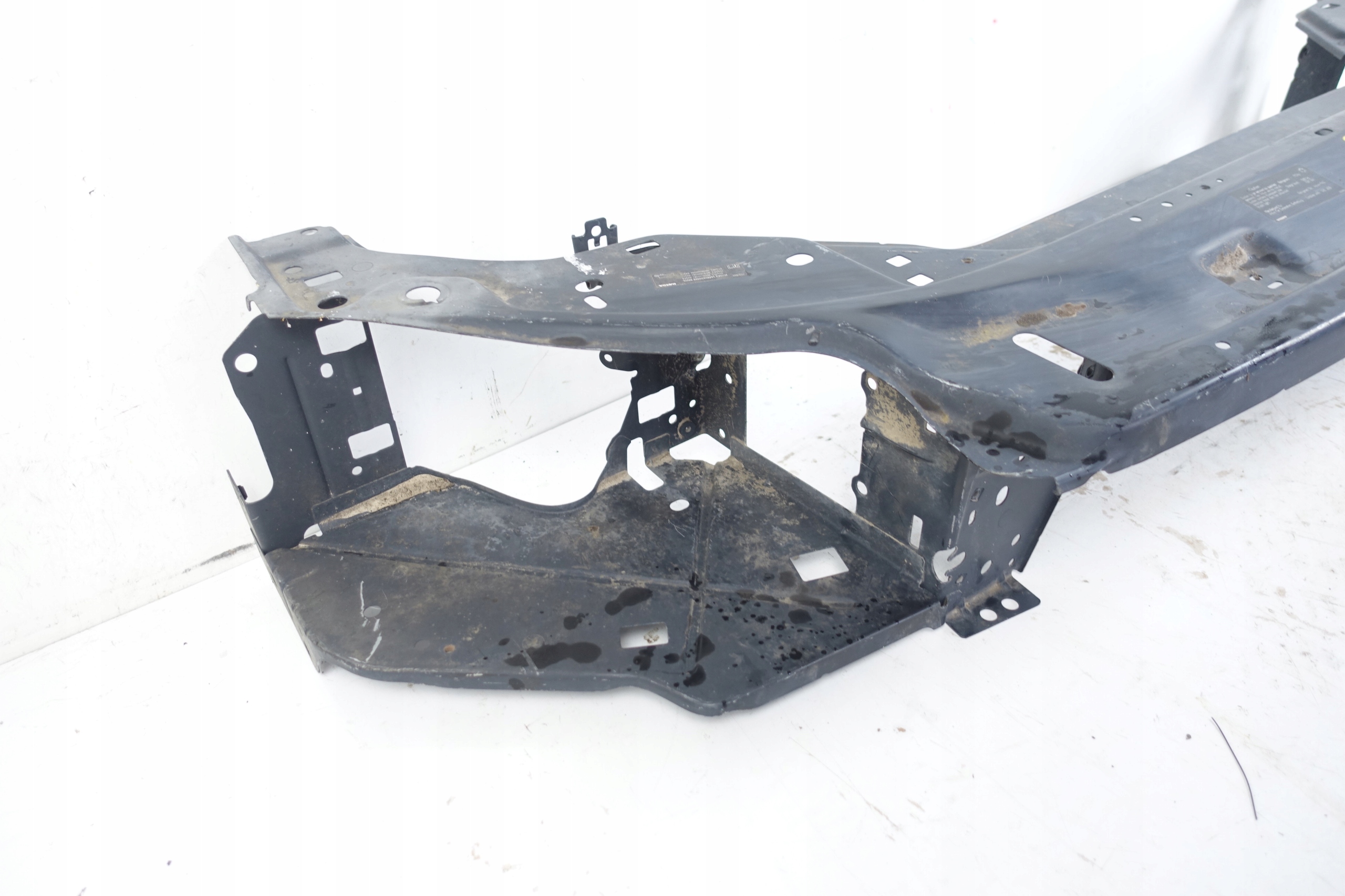 VOLVO V70 III V80 II 2007- pillar iron support panel for radiators