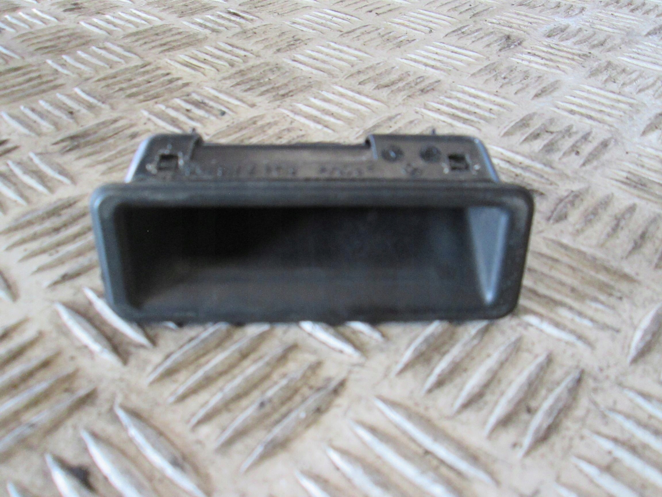 Bouton Arrière du capot Porte coffre hayon BMW E60 E90 E87