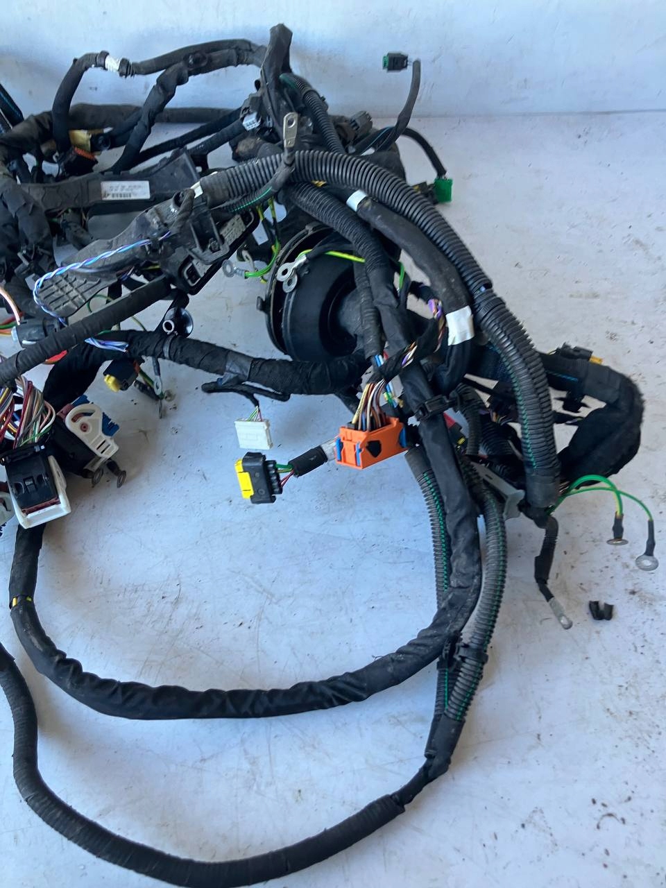 bundle wiring KOMORY of the engine CITROEN C4 PICASSO II 1.6 E HDI semi-automatic transmission