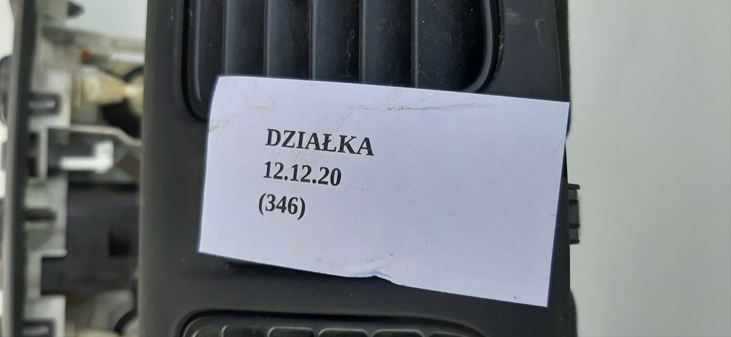 рамка консоли mazda 323F BJ