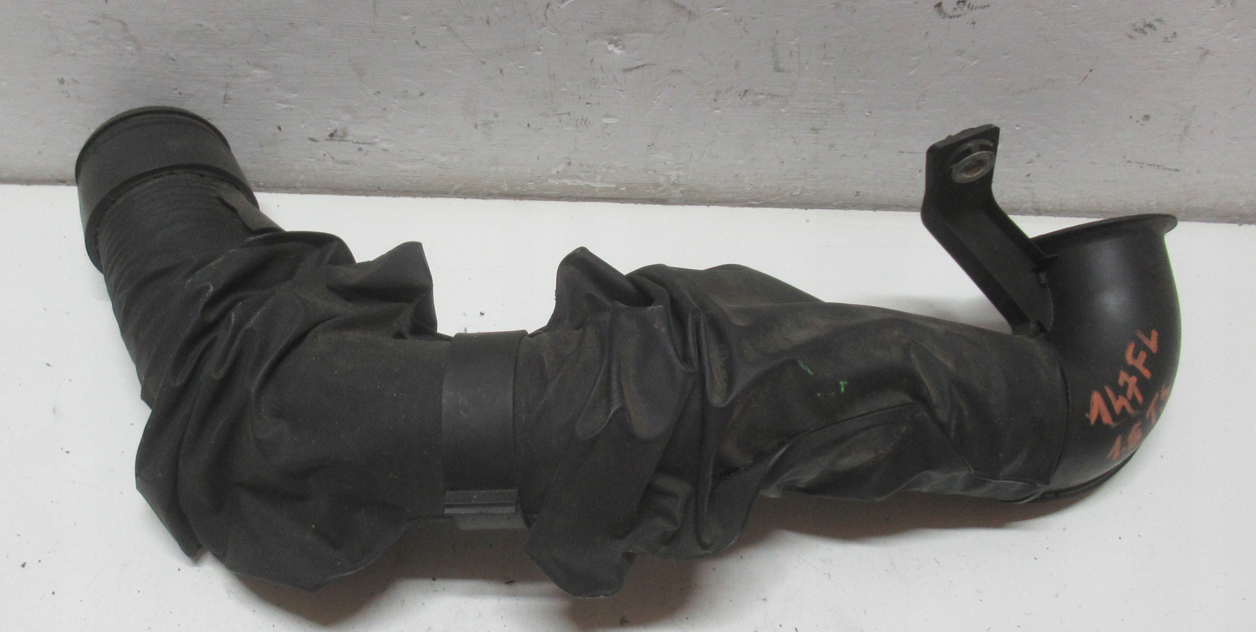ALFA ROMEO 147 07R 1.6 TS pipe air