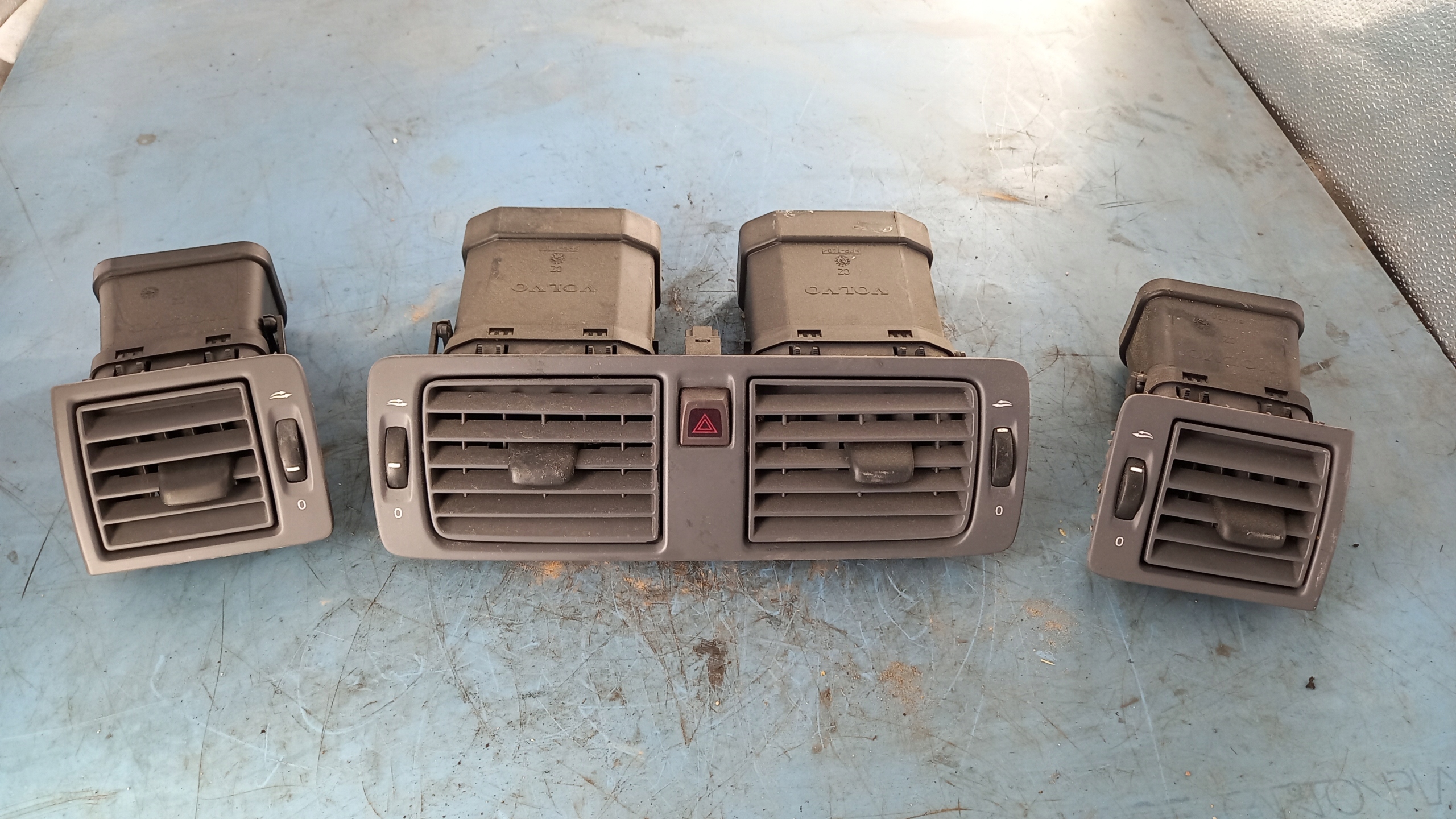 KRATKI NAWIEWU KOMPLET VOLVO V50 S40 II