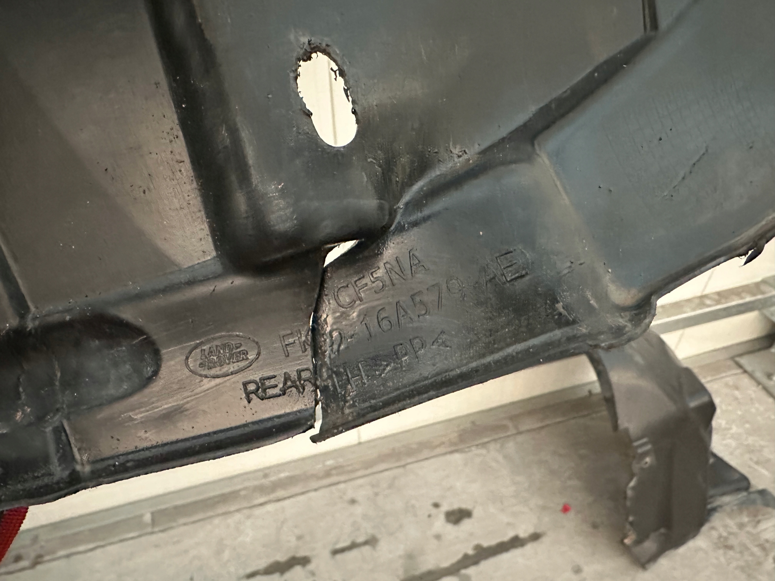 DISCOVERY SPORT L550 mudguard front left