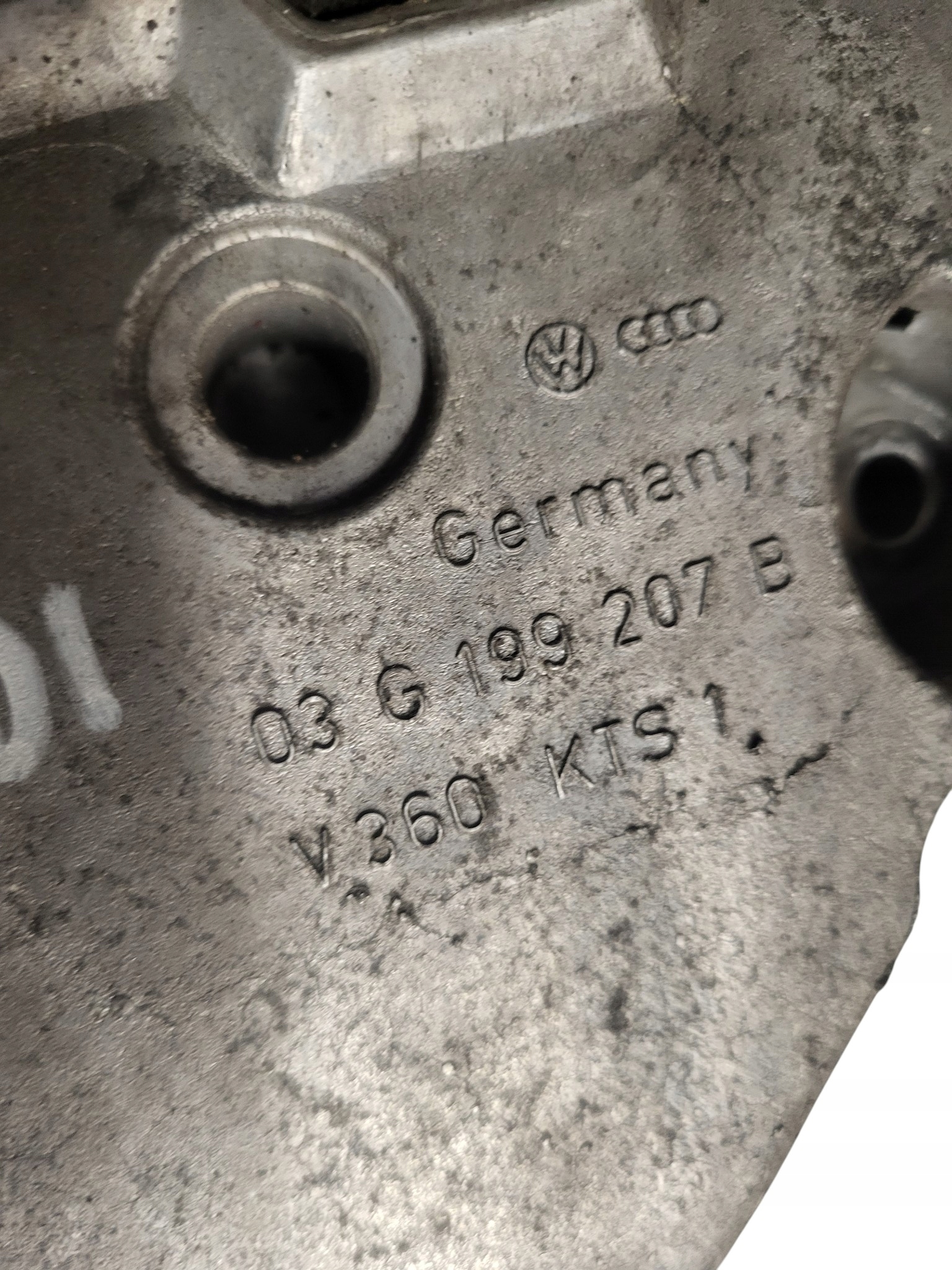 holder engine mount AUDI 1.9 TDI 03G199207B