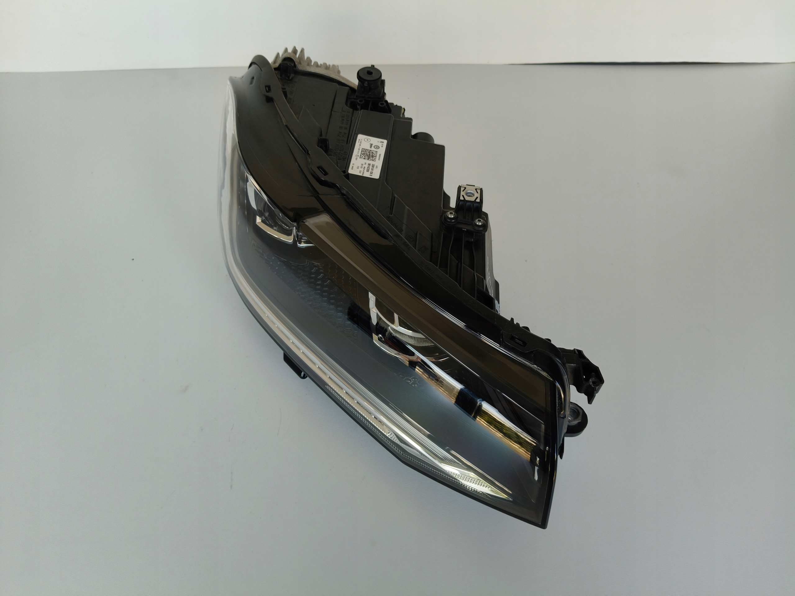 light right REFLEKTOR VW T-CROSS 2GM 18- FULL LED
