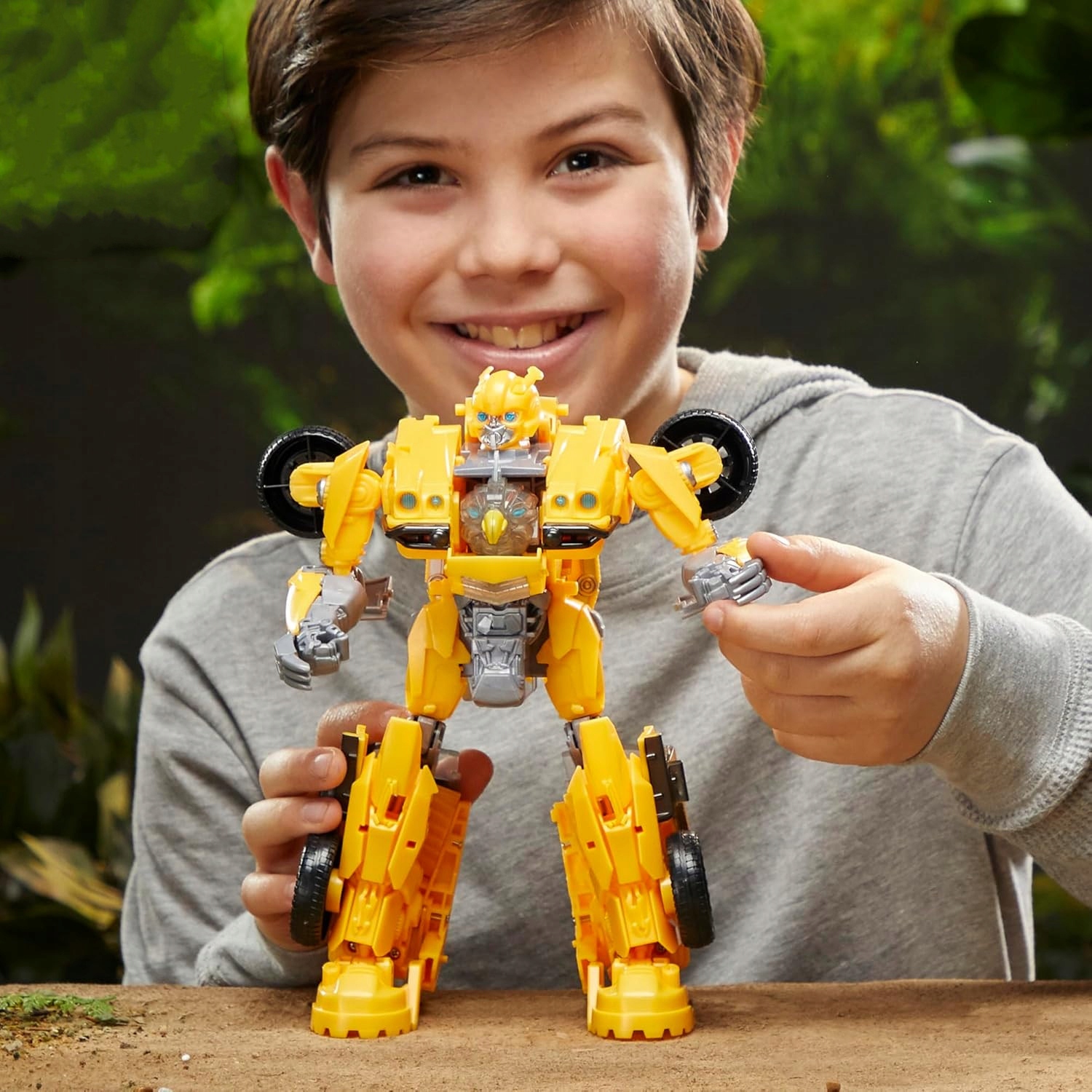 TRANSFORMERS AUTO BOT DUŻA FIGURKA BUMBLEBE 3W1 plus EFEKTY Płeć chłopcy