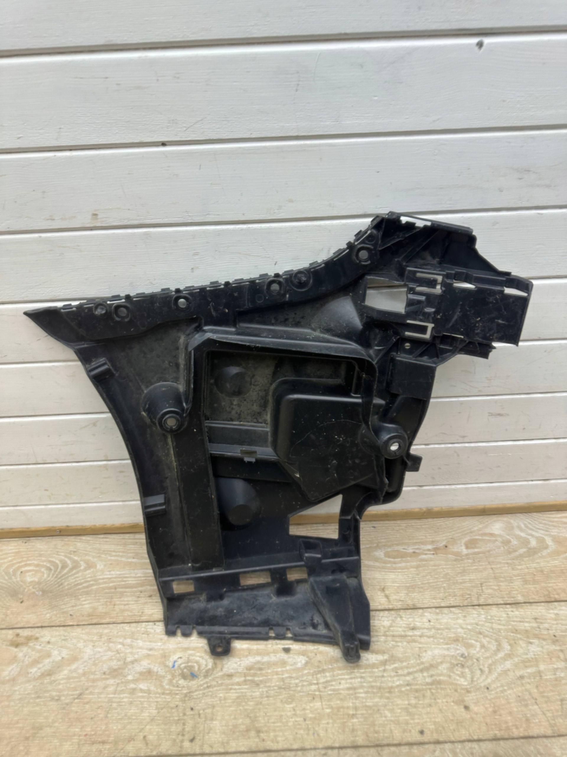 BMW G16 bumper bracket right rear part M PAKIET 8075302