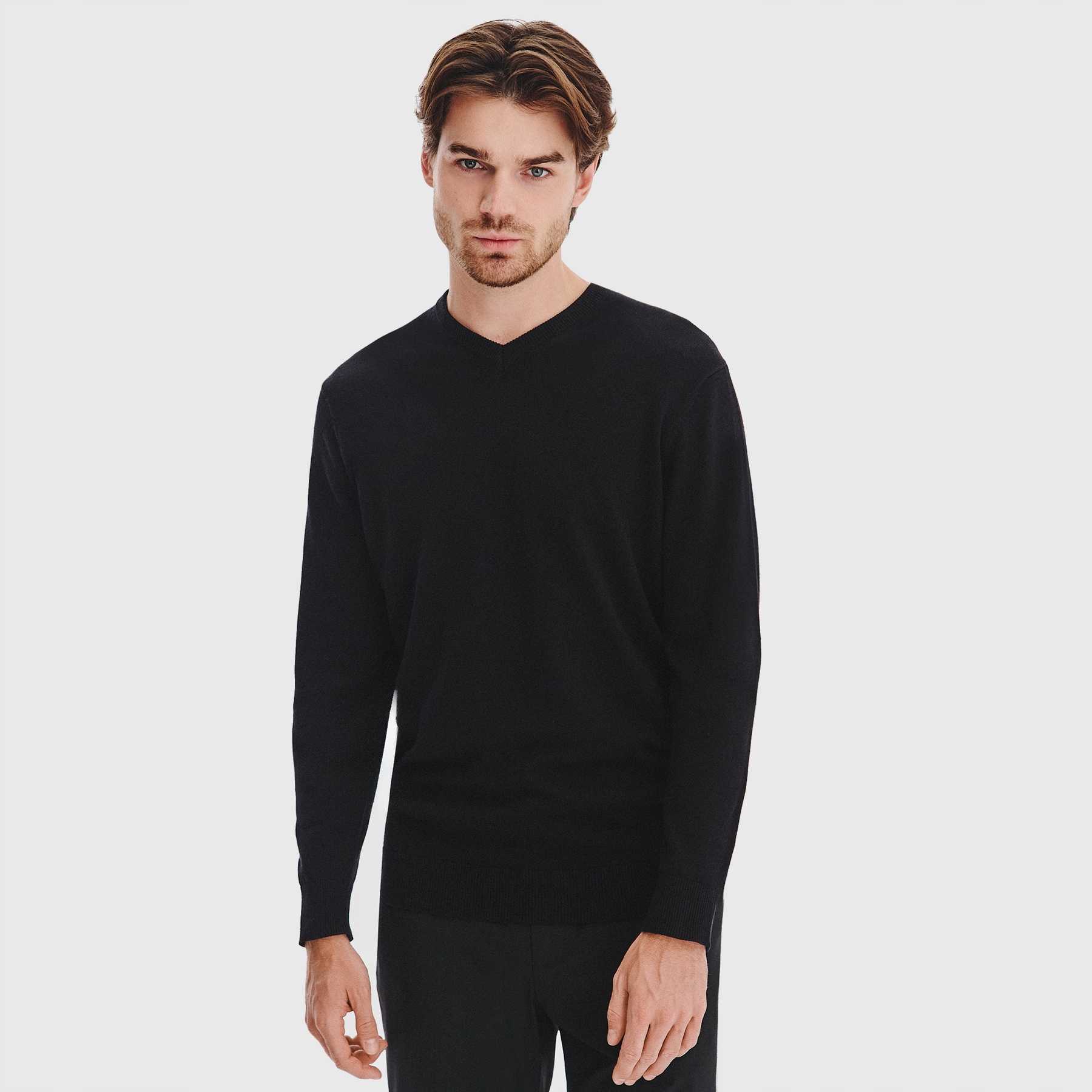 Černý svetr s výstřihem do V 100% bavlna Pako Lorente vel 3XL