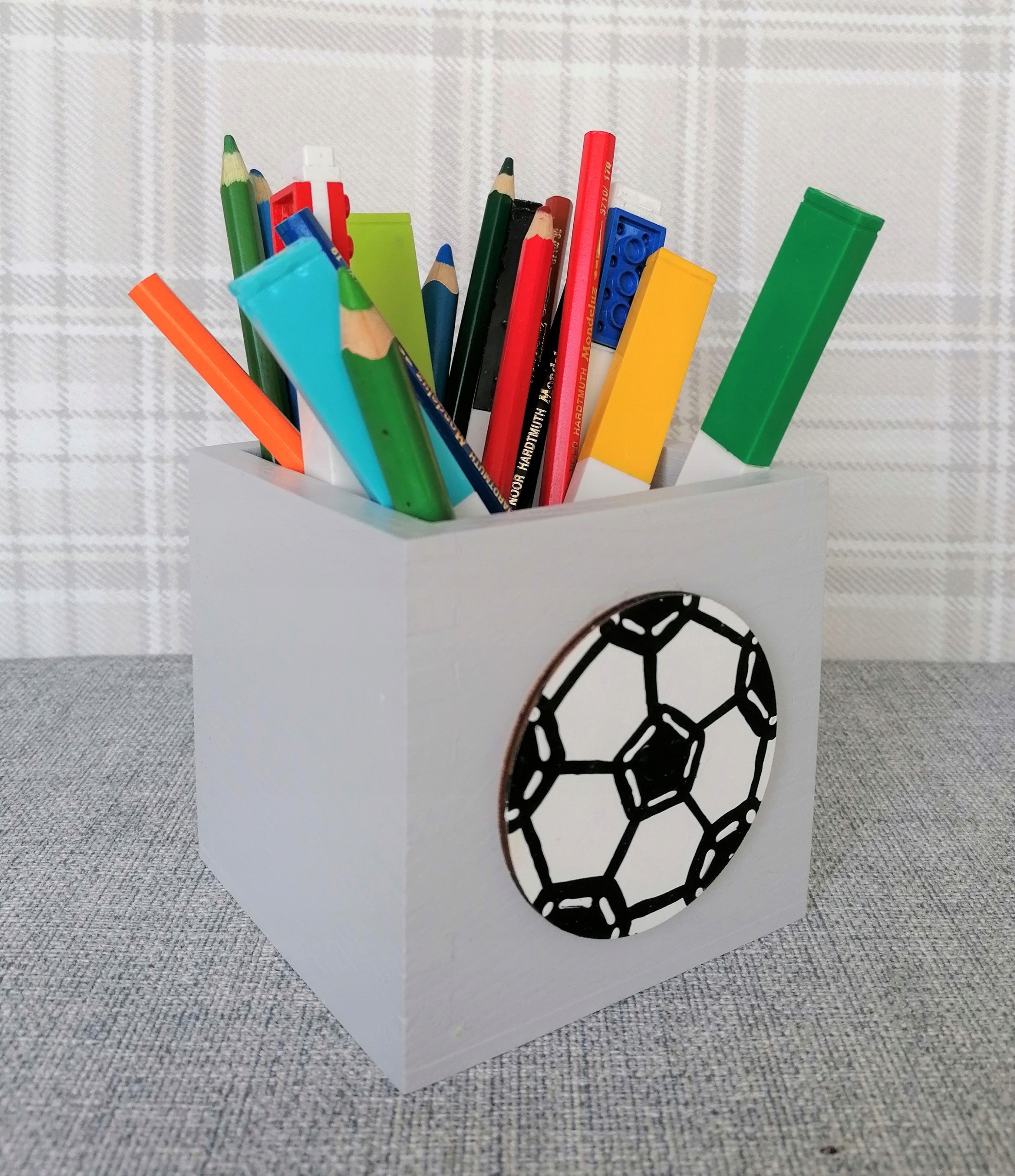 ORGANIZER PRZYBORNIK POJEMNIK NA KREDKI Z IMIENIEM Marka inny