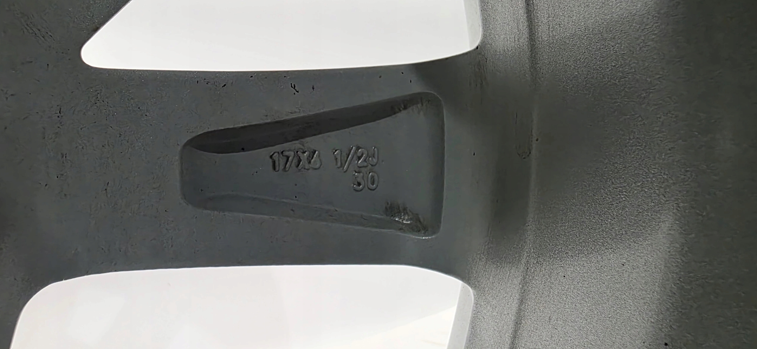 disk hliníkový TOYOTA 17X6.5J ET30 5X114.3 originál MAXION10 CLV