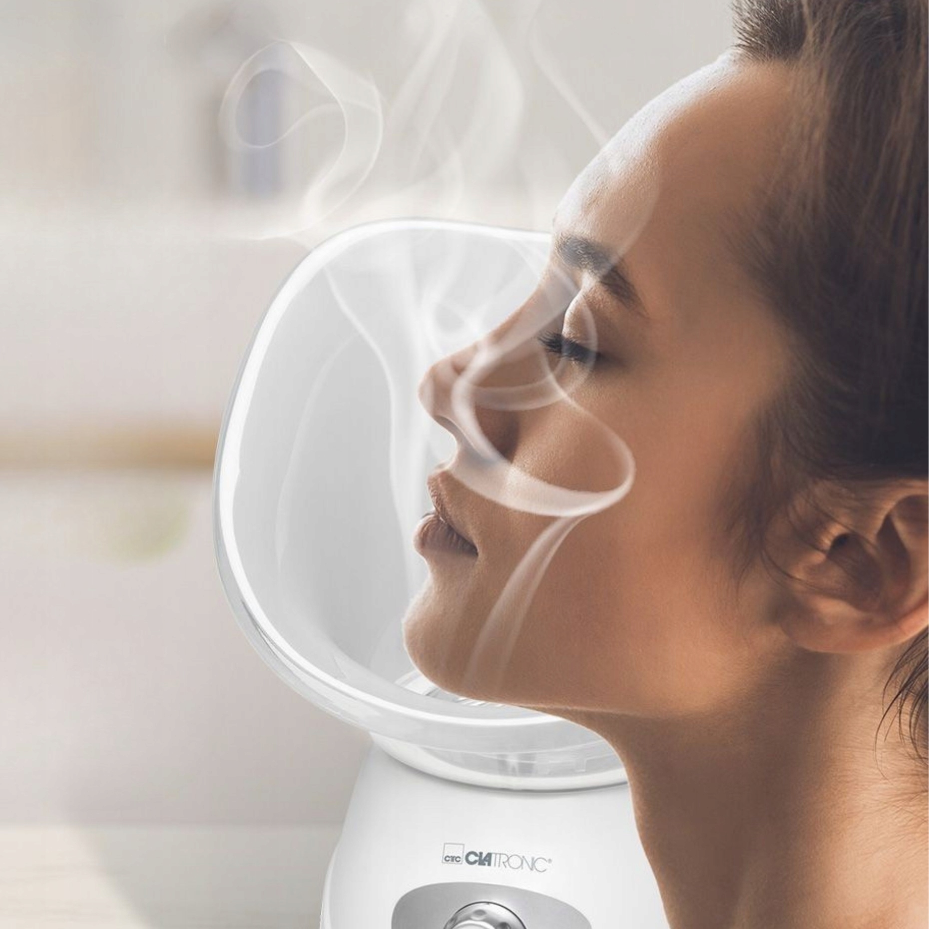 Profesionalus veido garintuvas Clatronic, su aromaterapija, su inhaliatoriumi, 130 W, baltas