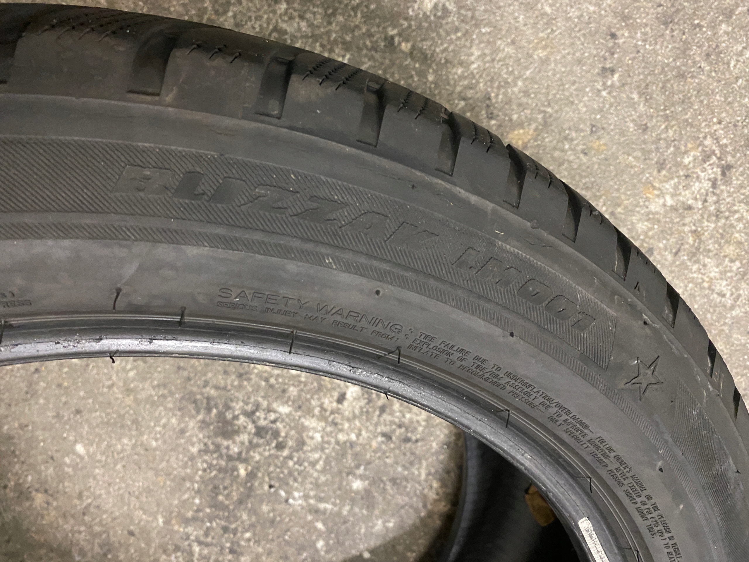 gomma zimowa 285/45R21 Bridgestone Blizzak LM001 Run Flat