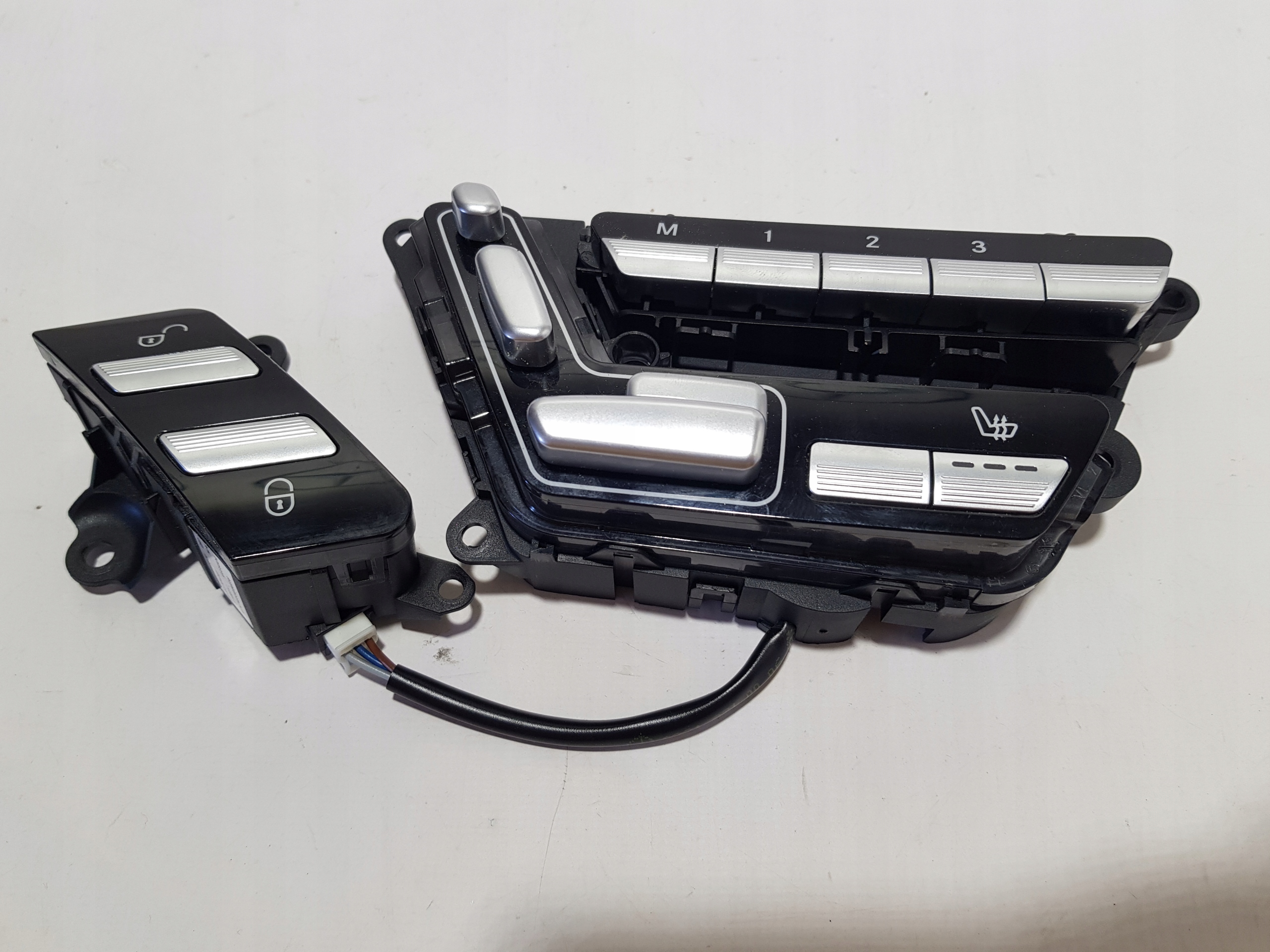 PANEL Siège Gauche MERCEDES W221 2218702079