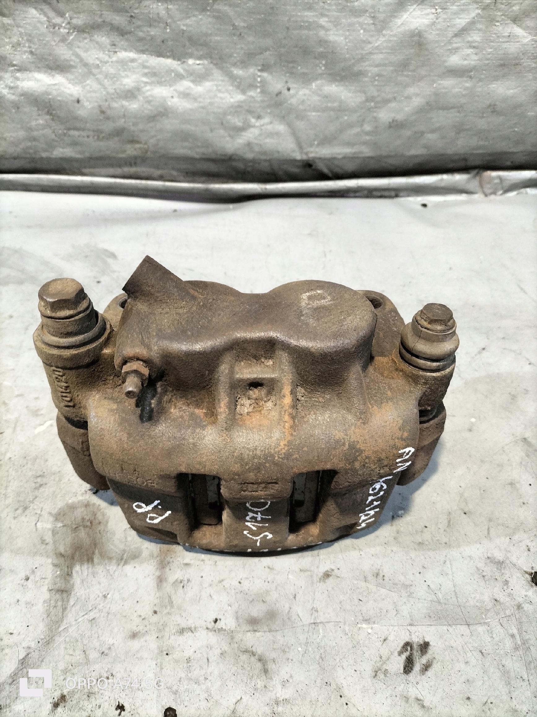 caliper right front NISSAN INTERSTAR 2.5 DCI 2008R BOSCH