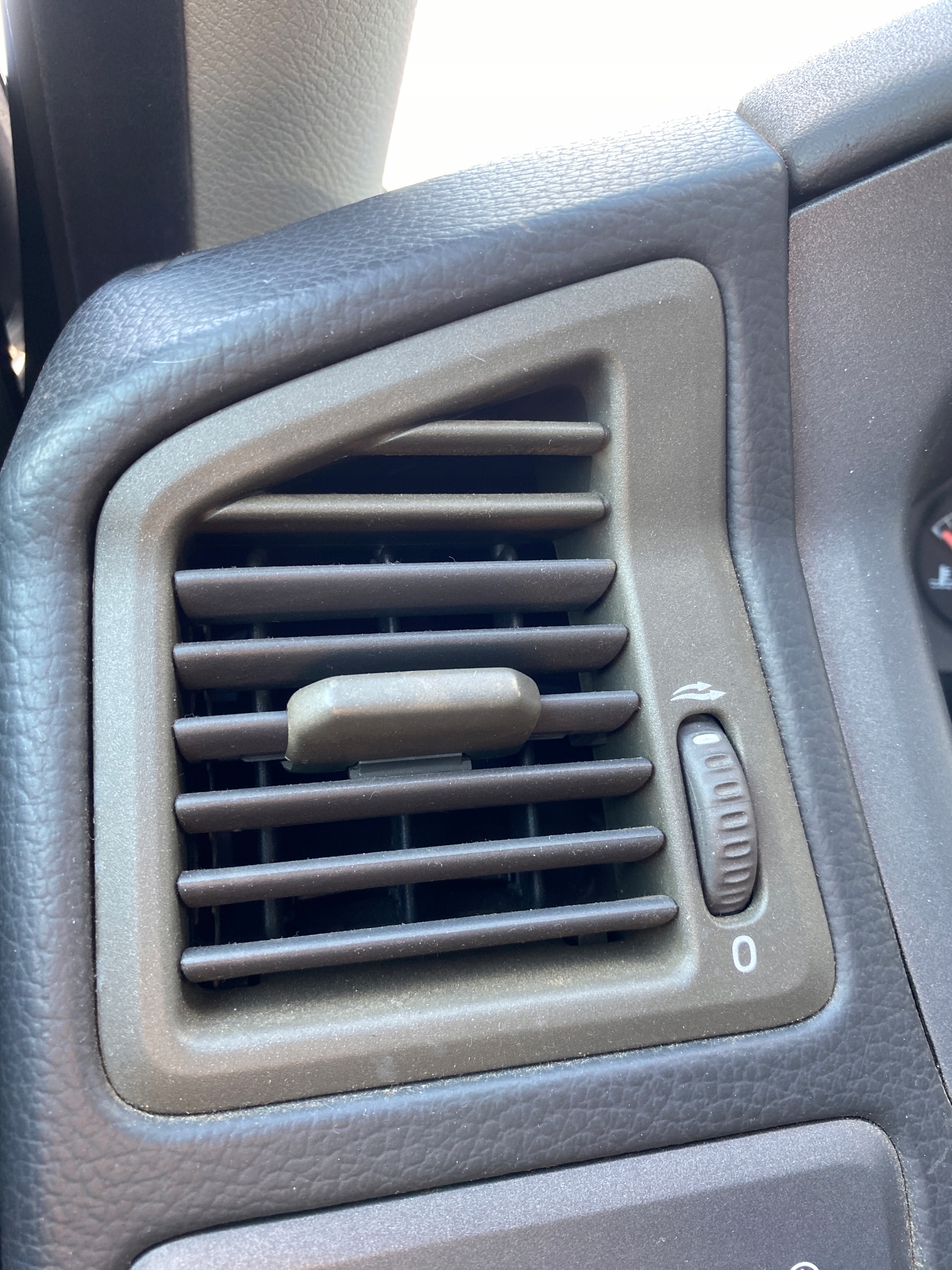 Volvo V70 2 II 00-08 grid air conditioning devices air left driver´s