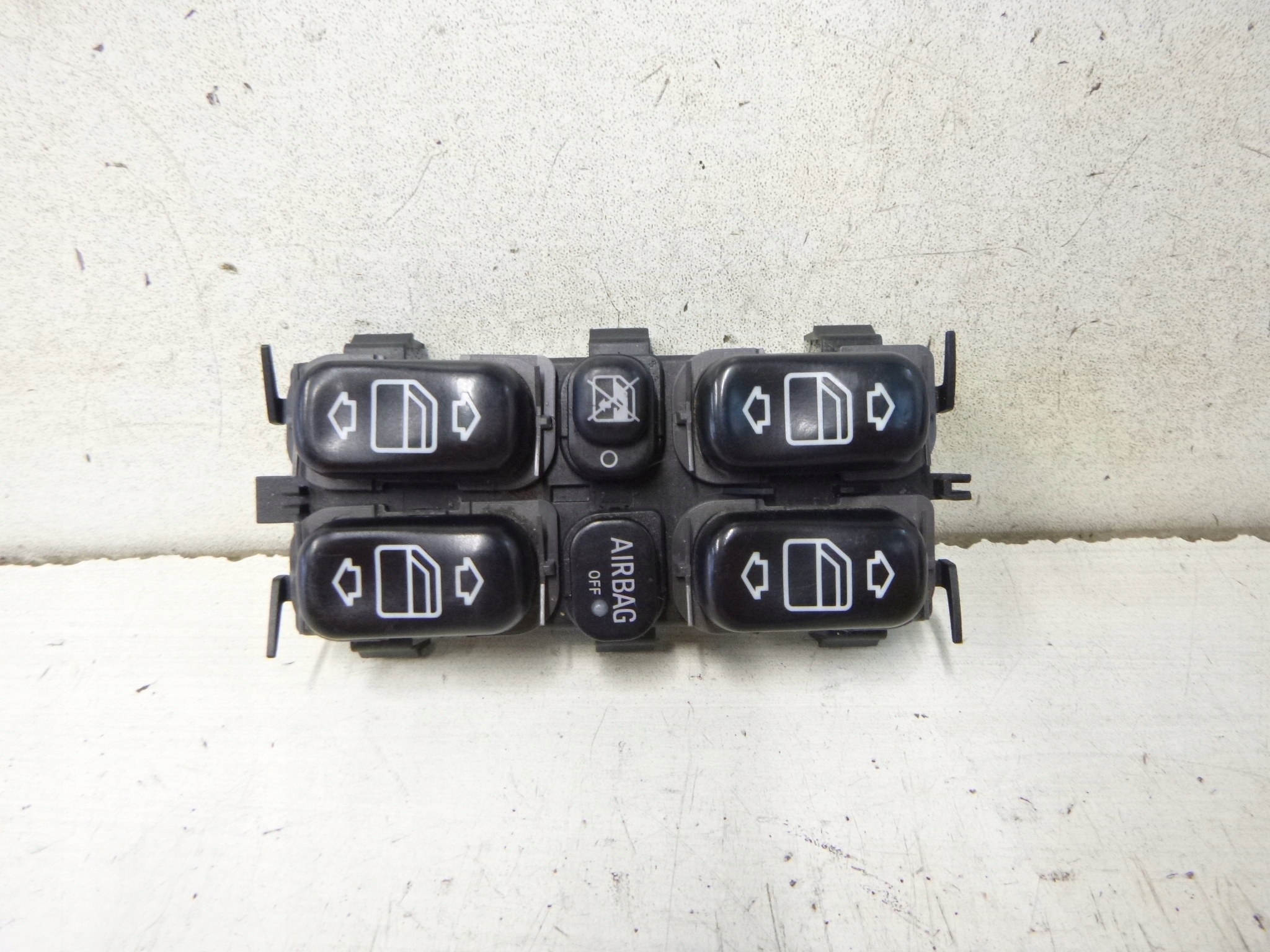 BOUTON PANEL VITRE MERCEDES W168 97-04