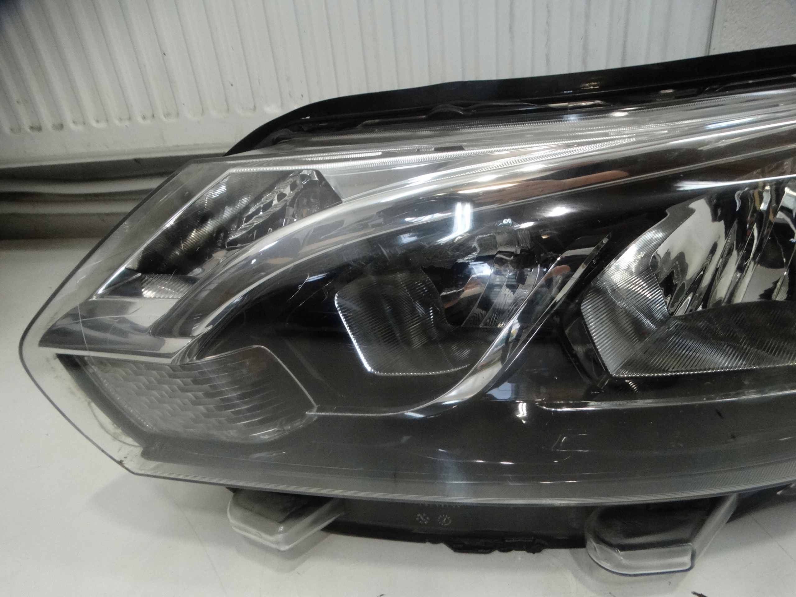 light REFLEKTOR left front TOYOTA PROACE II 16-21R. 9808581280