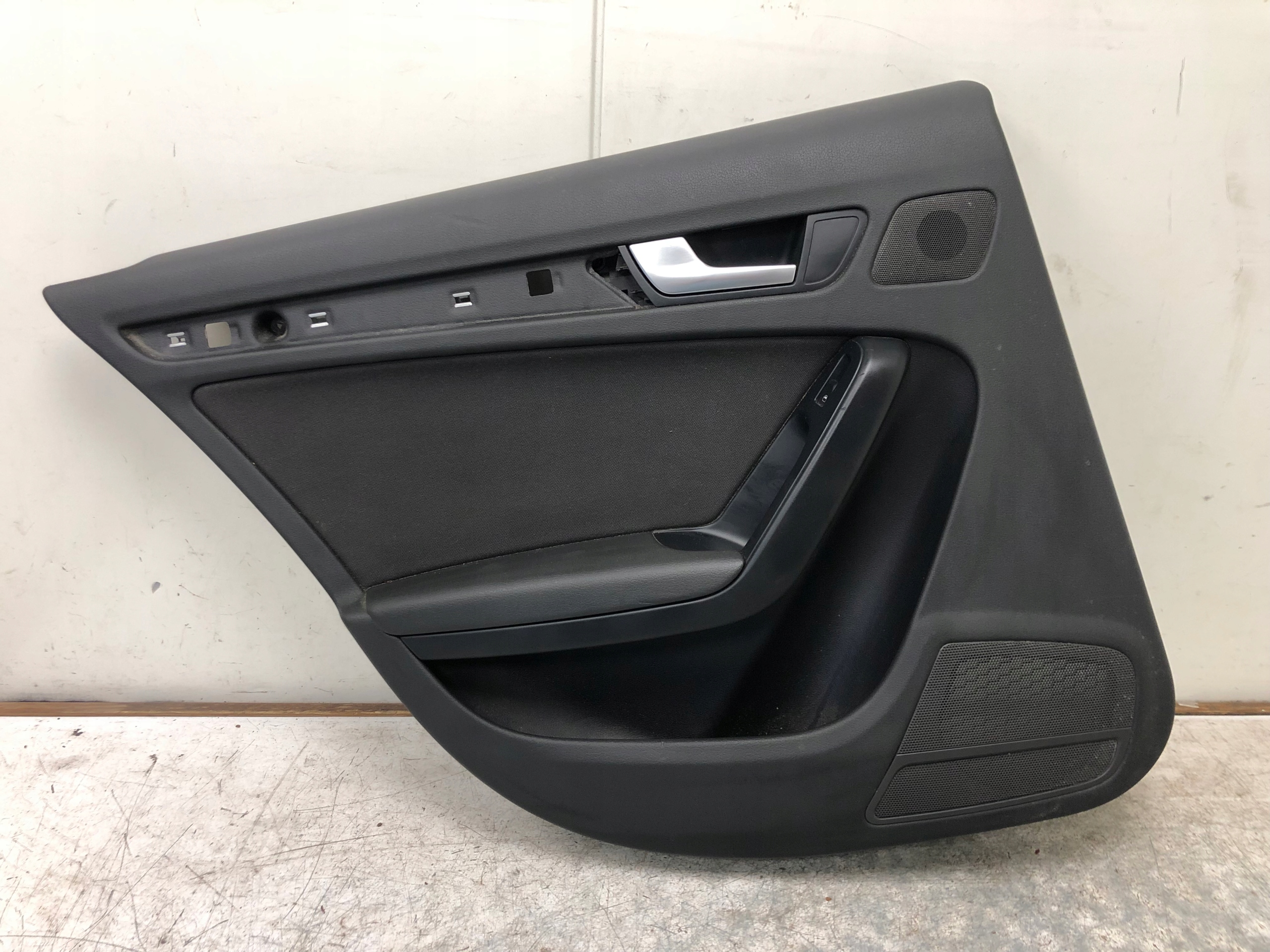 side door left rear part AUDI A4 B8 8K0867305
