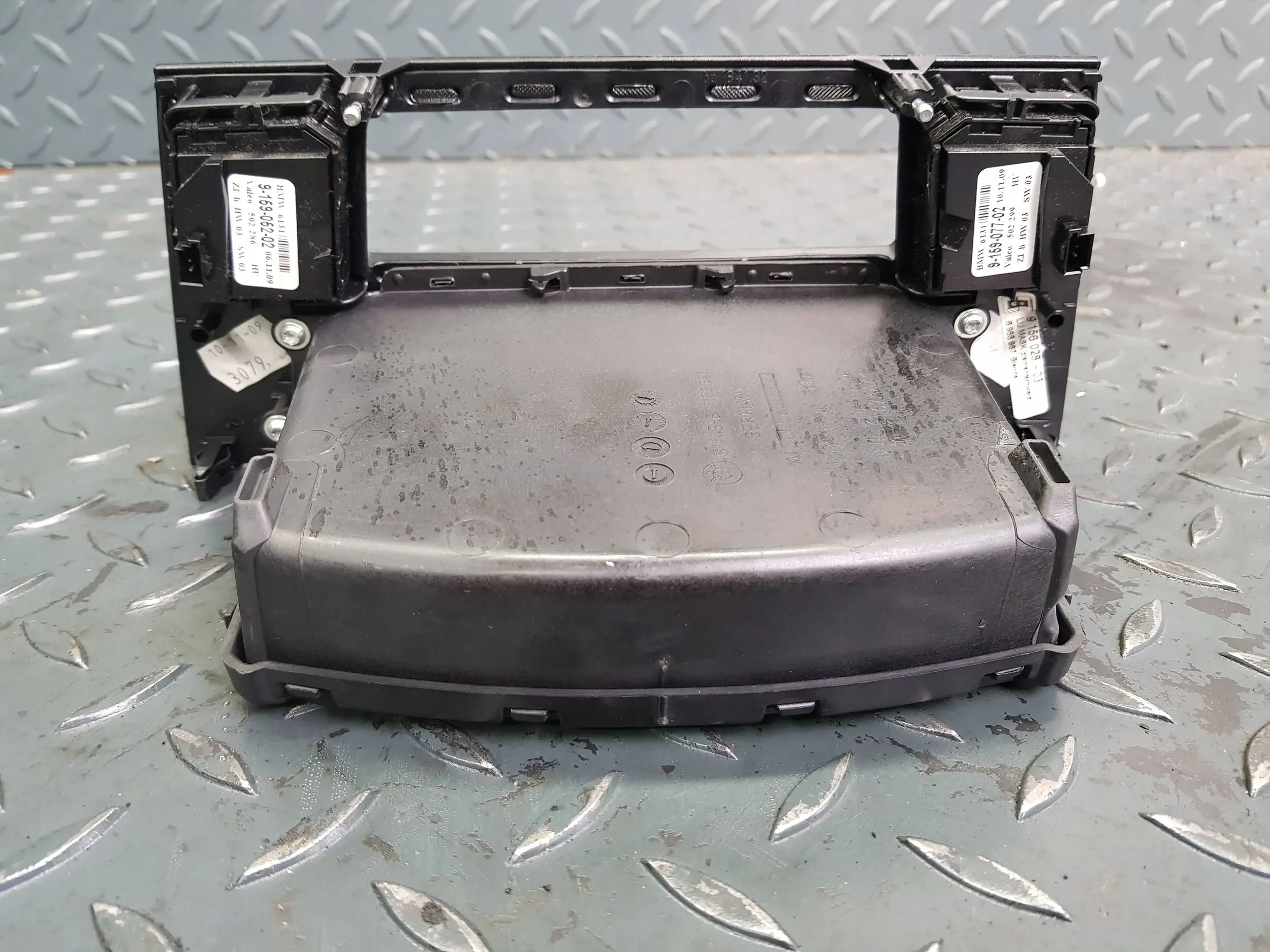 бардачок центральный середина панель 6 9139 391 BMW E60