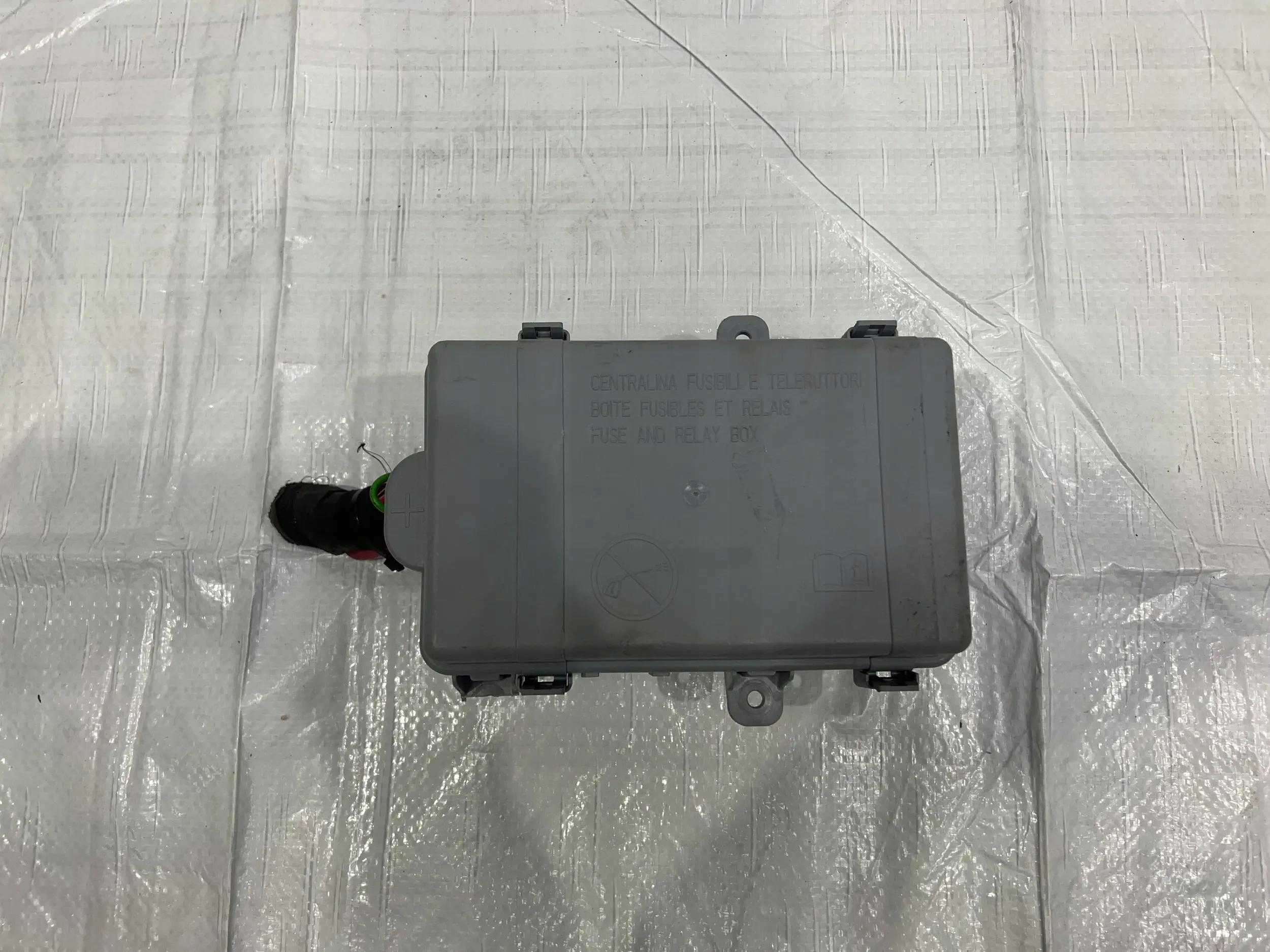 MASERATI ГРЕЧЕСКИЙ КОРОБКА КОРПУС BEZPIECZNIKOW