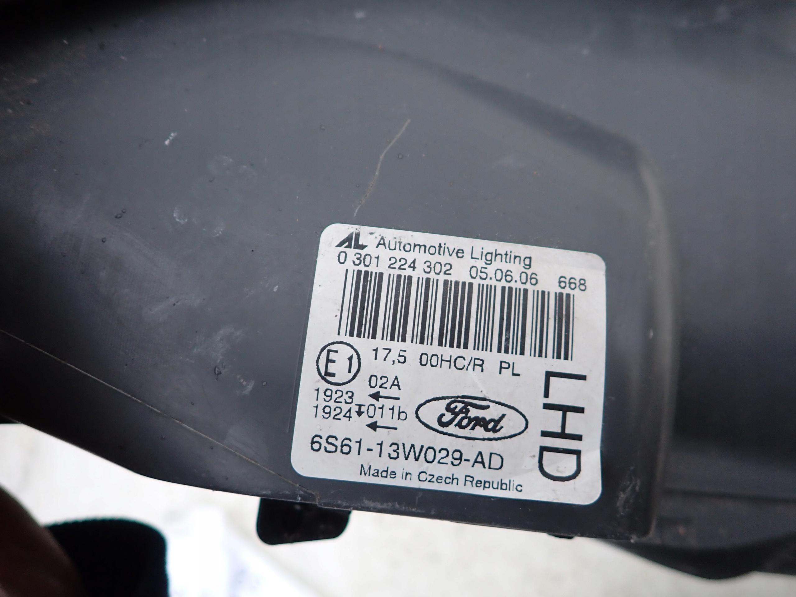 FORD FIESTA VI 6 MK6 LIFT 05-08 light front right