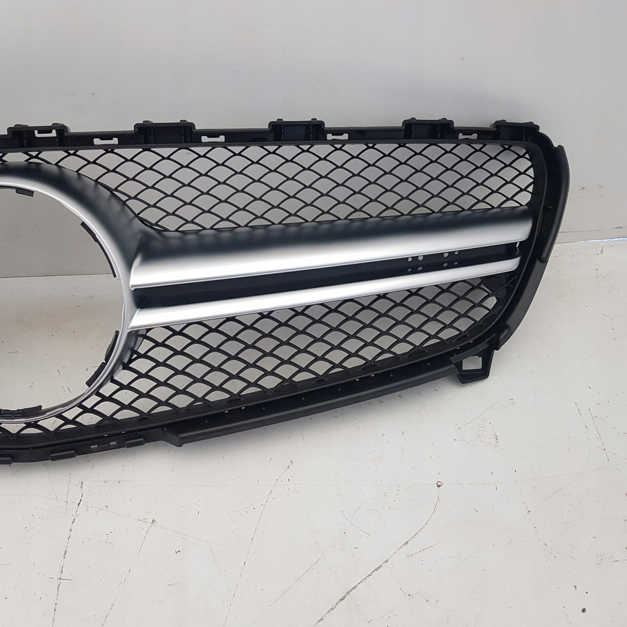 MERCEDES A KLASA 176 LIFT AMG ATRAPA GRIL NOWY ORYGINAŁ Typ samochodu Samochody osobowe