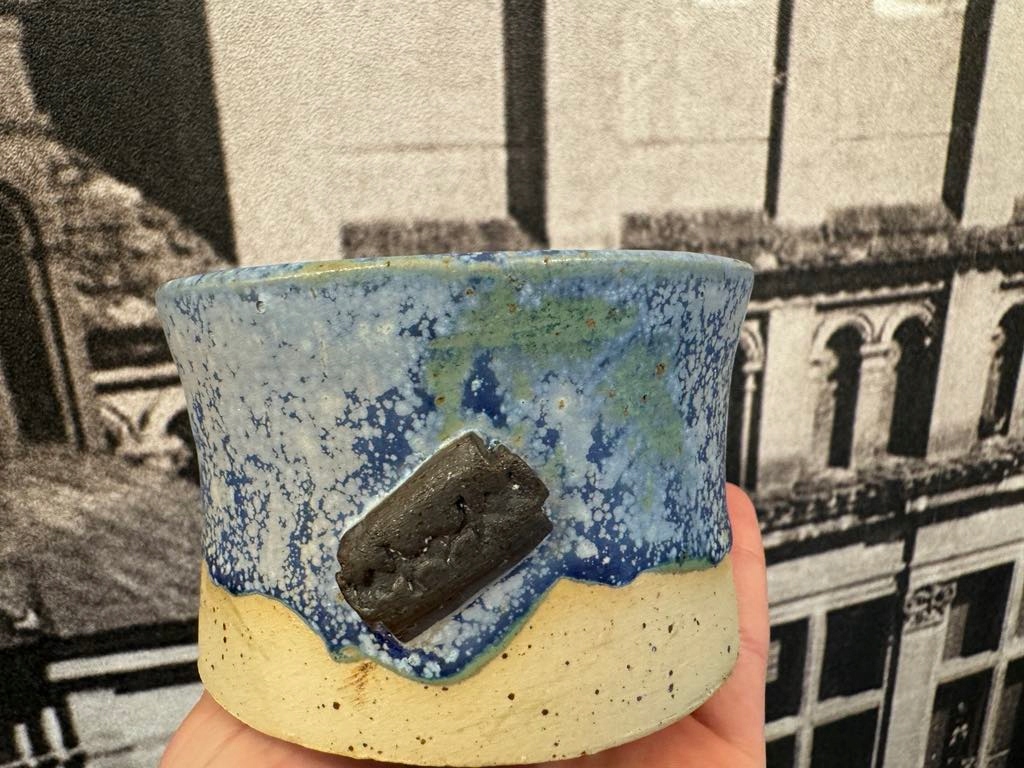 Ručně vyráběný kelímek na mýdlo